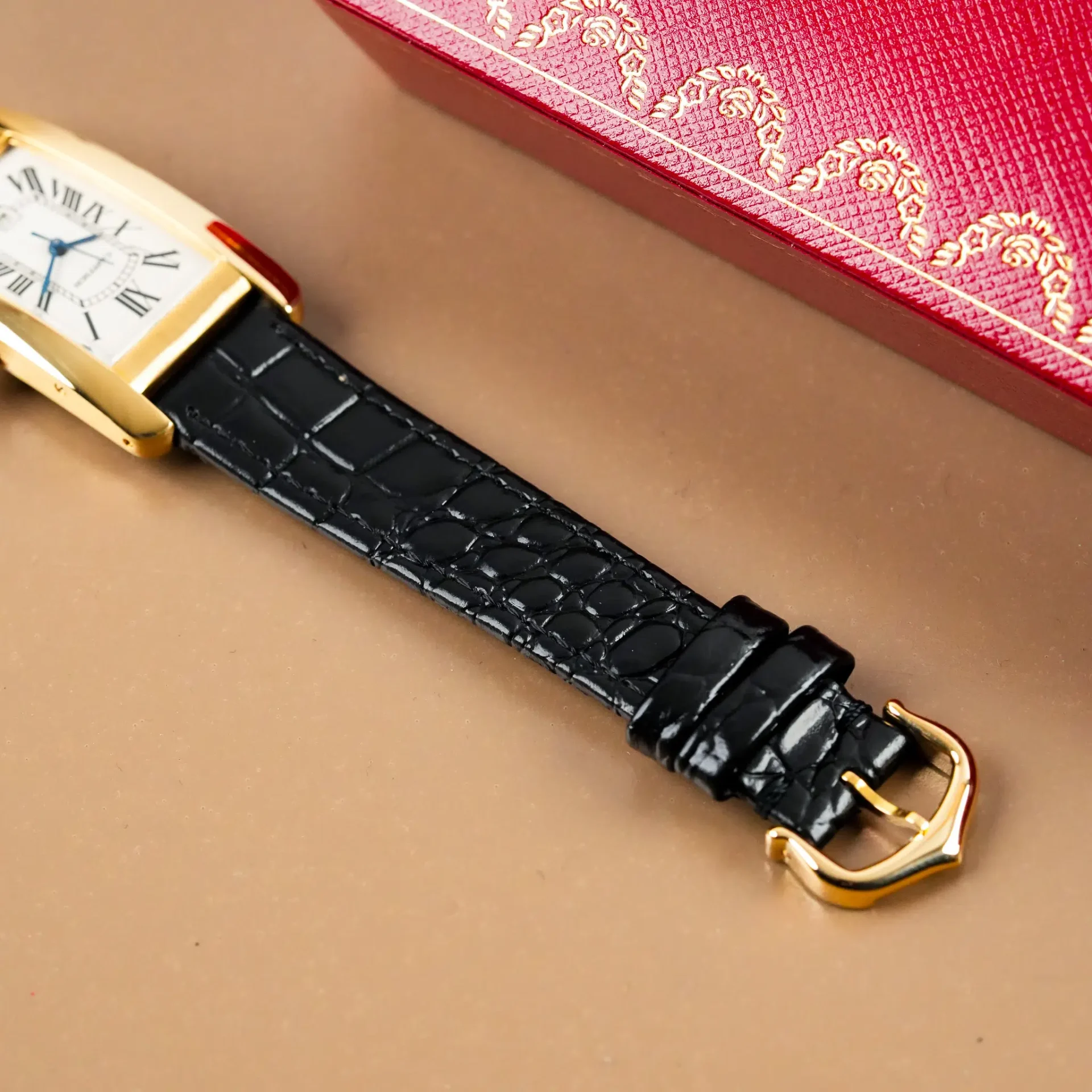 Cartier Tank Américaine Large 18K Yellow Gold W2603156 - Görsel 10