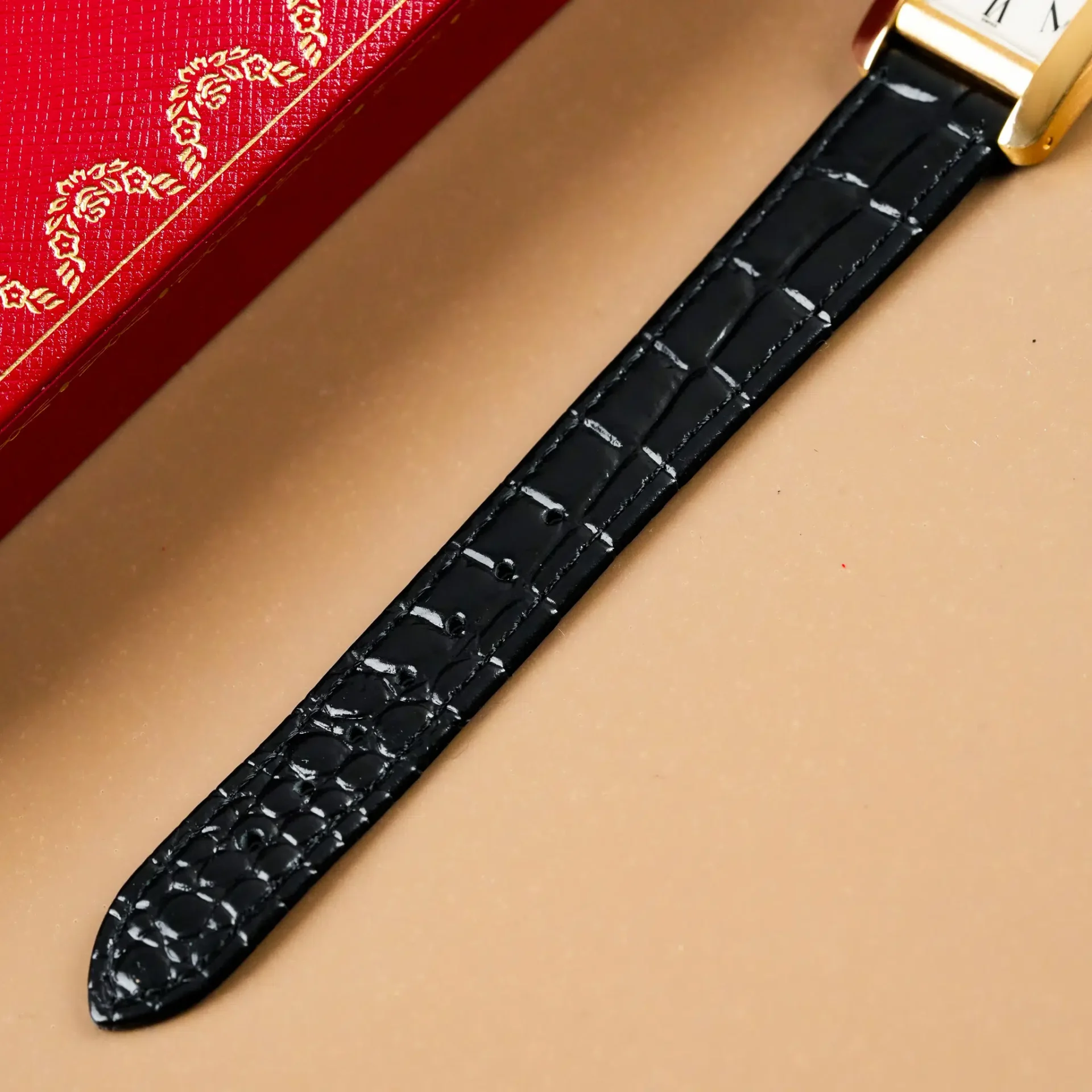 Cartier Tank Américaine Large 18K Yellow Gold W2603156 - Görsel 11
