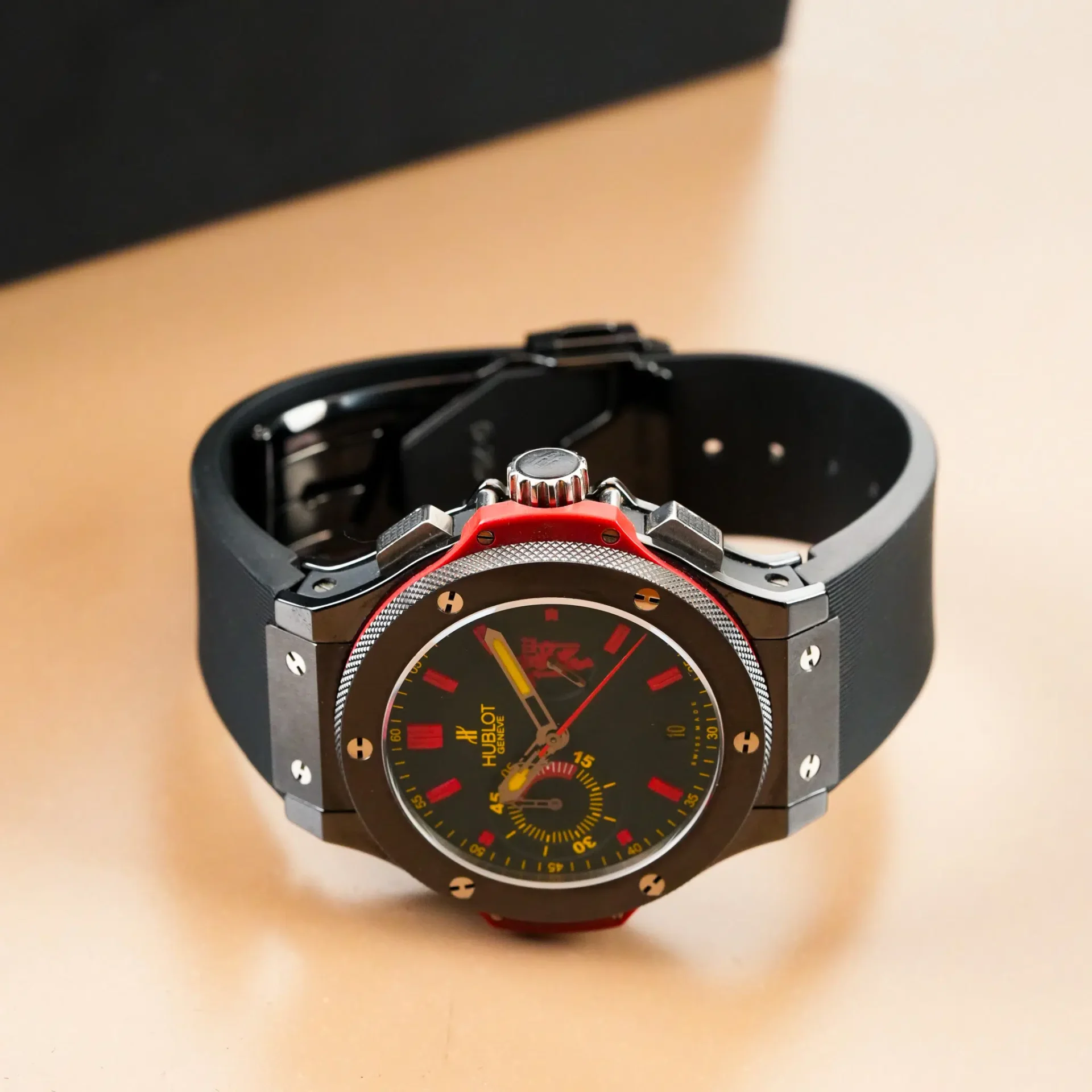 Hublot Big Bang 44 mm Red Devil Manchester United Limited Edition of 500 Black Ceramic 318.CM.1190.RX.MAN08 - Görsel 5