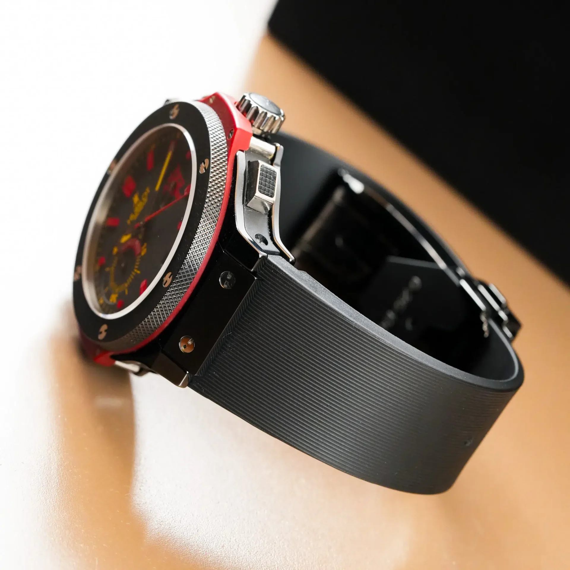 Hublot Big Bang 44 mm Red Devil Manchester United Limited Edition of 500 Black Ceramic 318.CM.1190.RX.MAN08 - Görsel 6