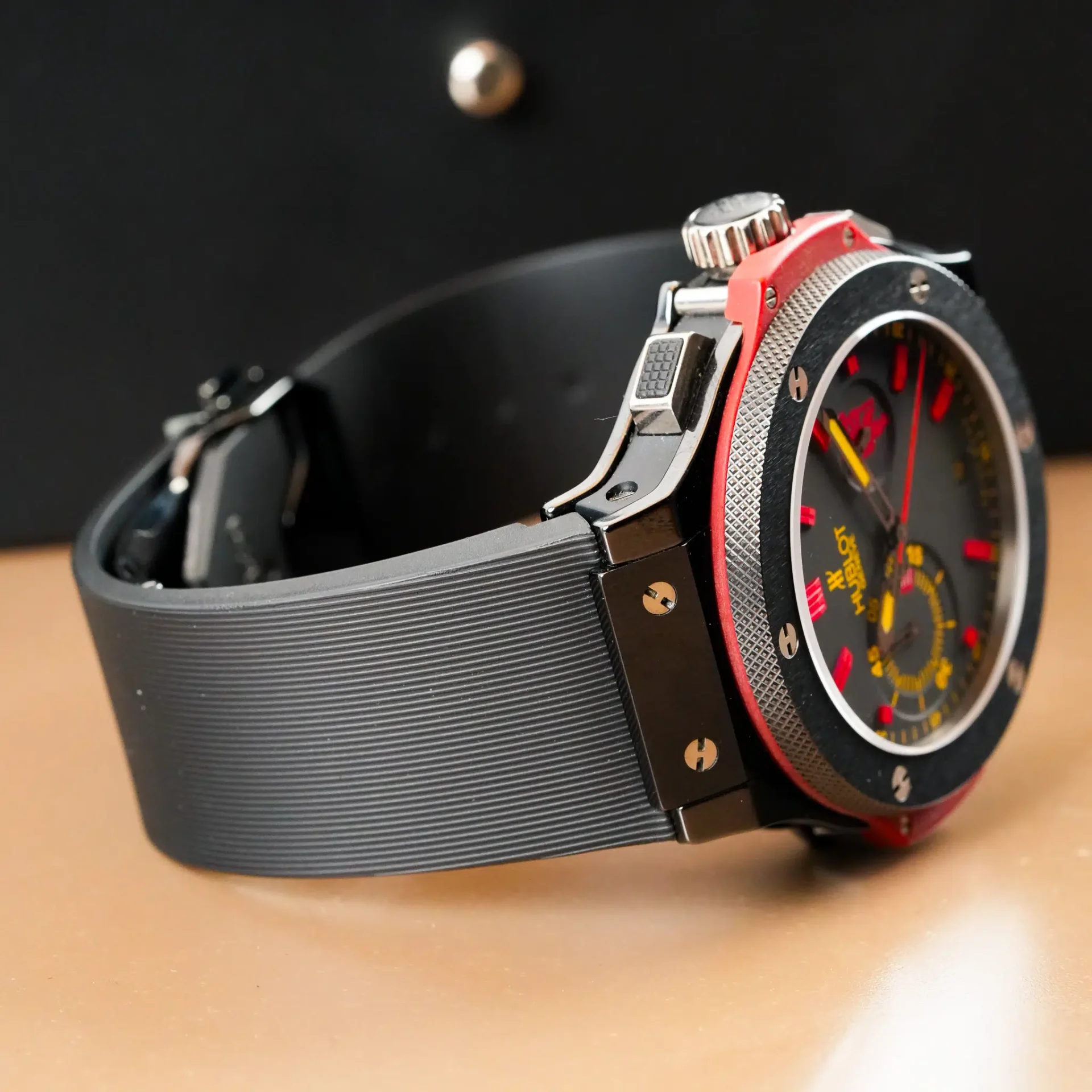Hublot Big Bang 44 mm Red Devil Manchester United Limited Edition of 500 Black Ceramic 318.CM.1190.RX.MAN08 - Görsel 7