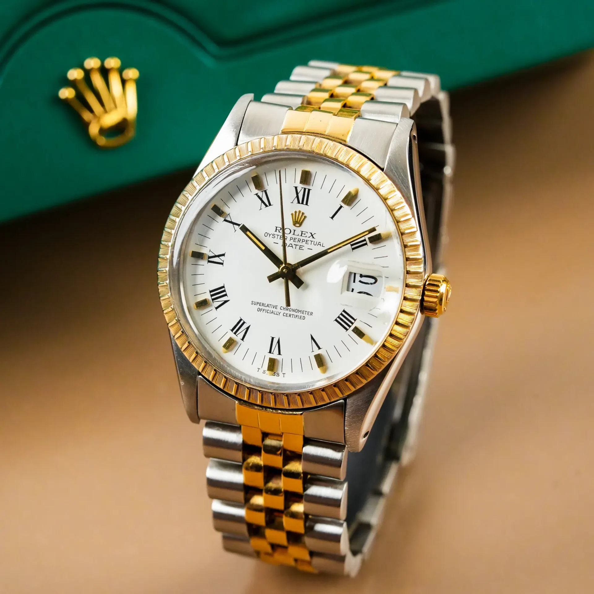 Rolex Oyster Perpetual Date Two Tone Roman Dial 15053 - Görsel 2
