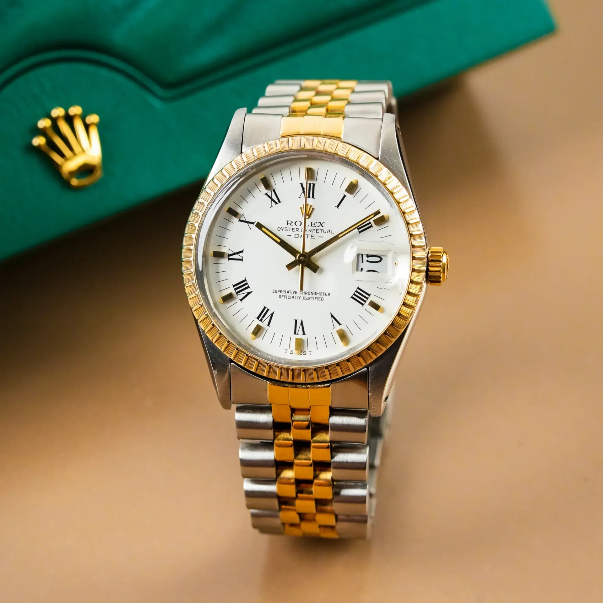 Rolex Oyster Perpetual Date Two Tone Roman Dial 15053 - Görsel 3