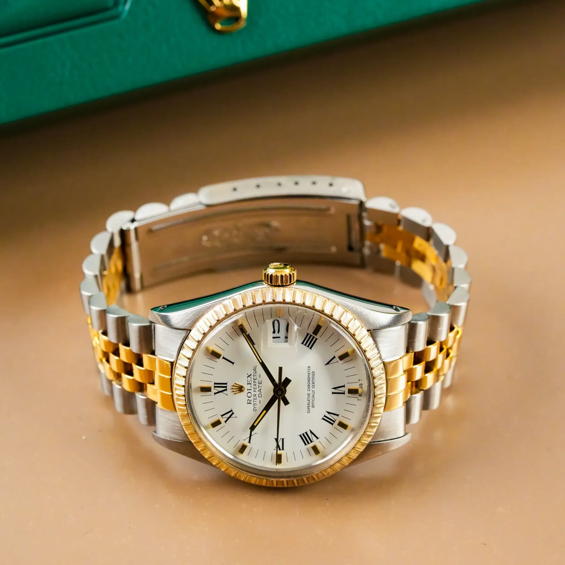 Rolex Oyster Perpetual Date Two Tone Roman Dial 15053 - Görsel 5