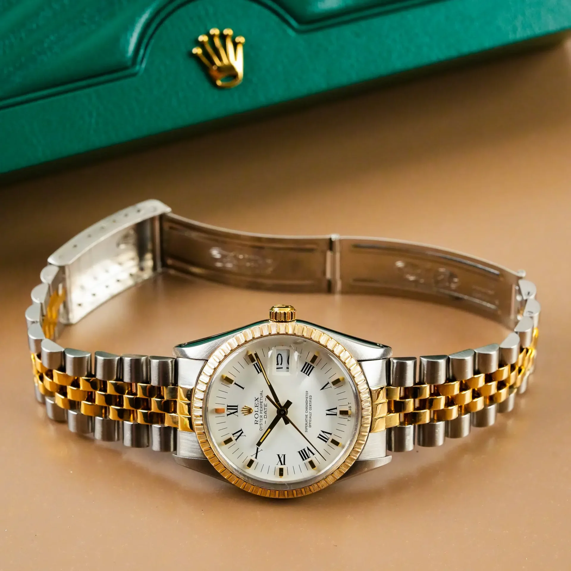 Rolex Oyster Perpetual Date Two Tone Roman Dial 15053 - Görsel 10