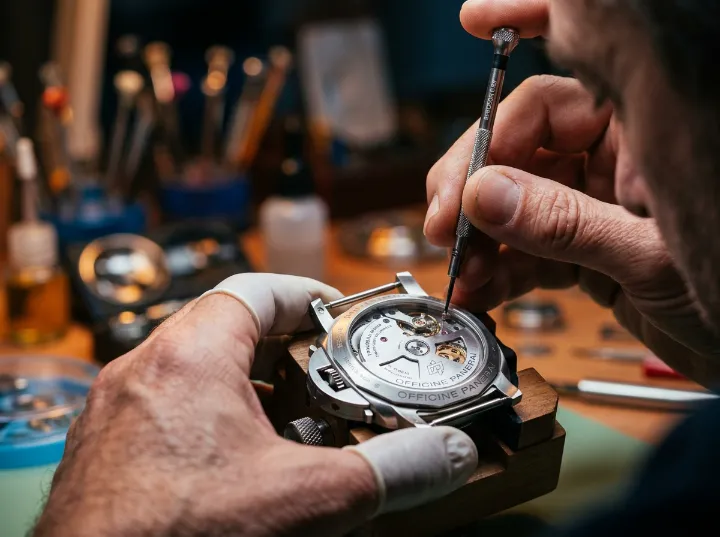 Panerai Saat Tamiri ultra zoom 202605110940 2