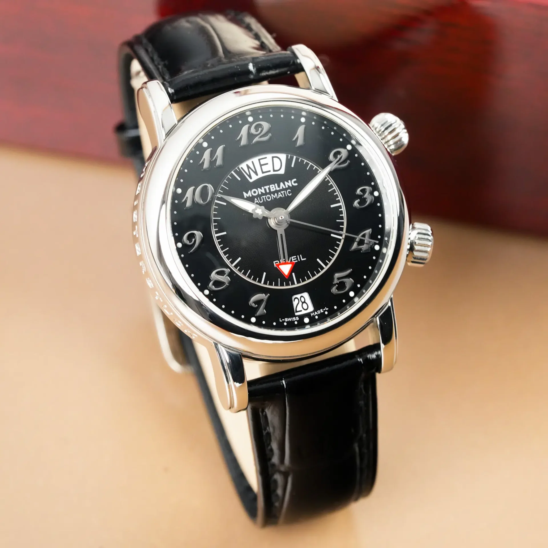 Montblanc Meisterstück Reveil Day-Date GMT 7026 PL62432 - Görsel 2