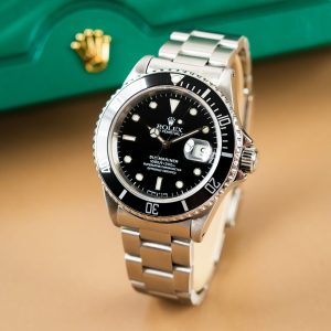 Rolex  Submariner Date  16610