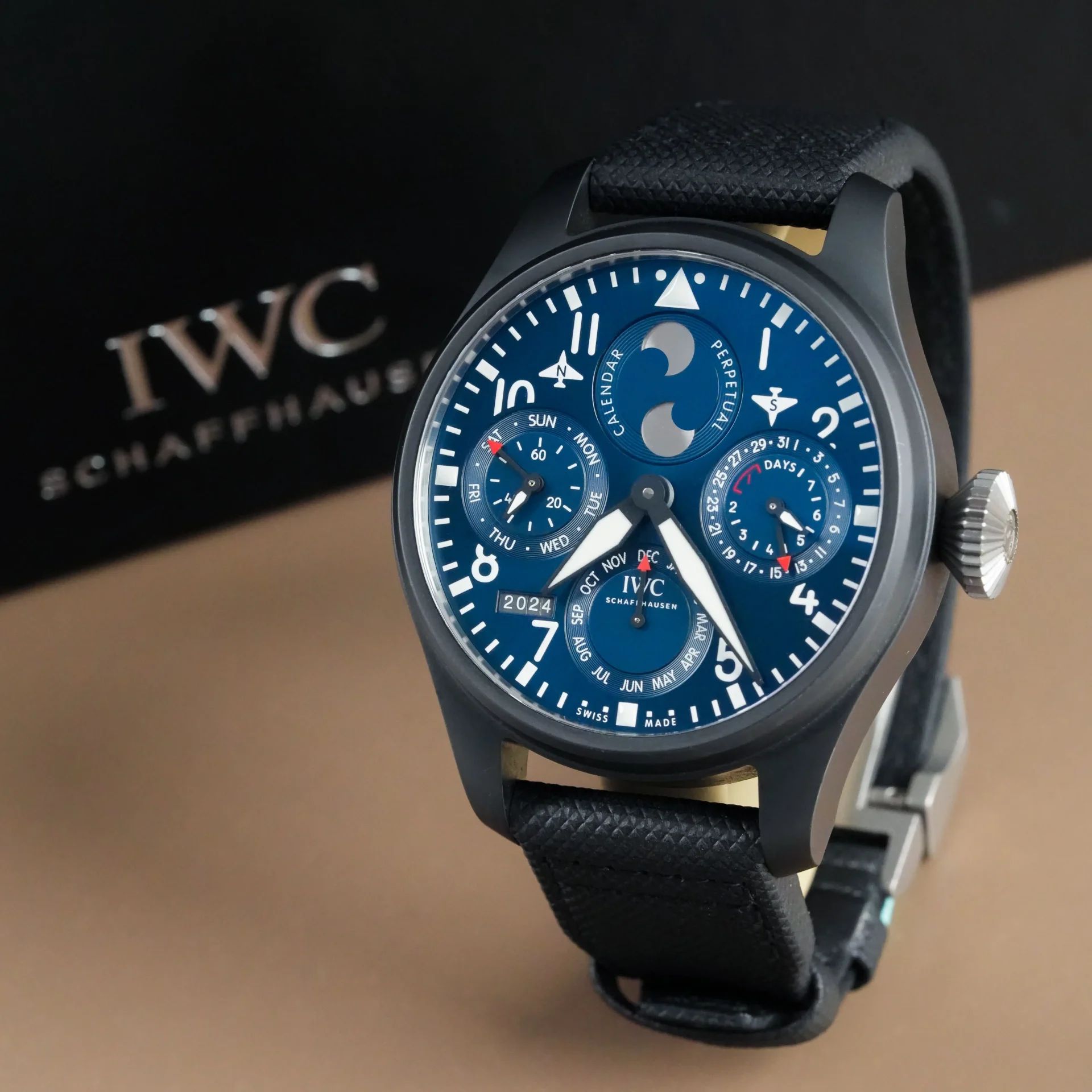 IWC Big Pilot Perpetual Calendar Rodeo Drive Edition in Matte Black Ceramic IW503001 - Görsel 2