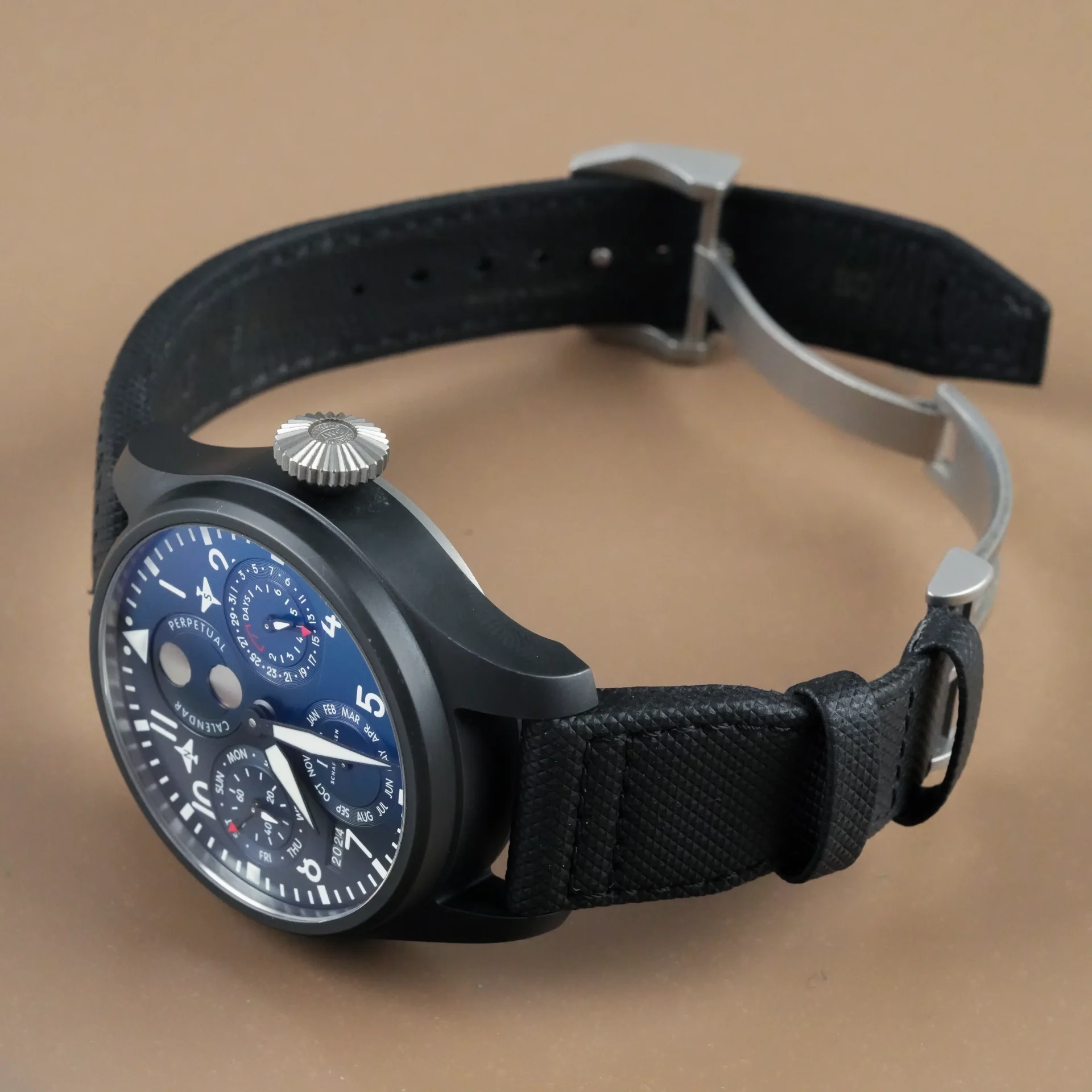 IWC Big Pilot Perpetual Calendar Rodeo Drive Edition in Matte Black Ceramic IW503001 - Görsel 9