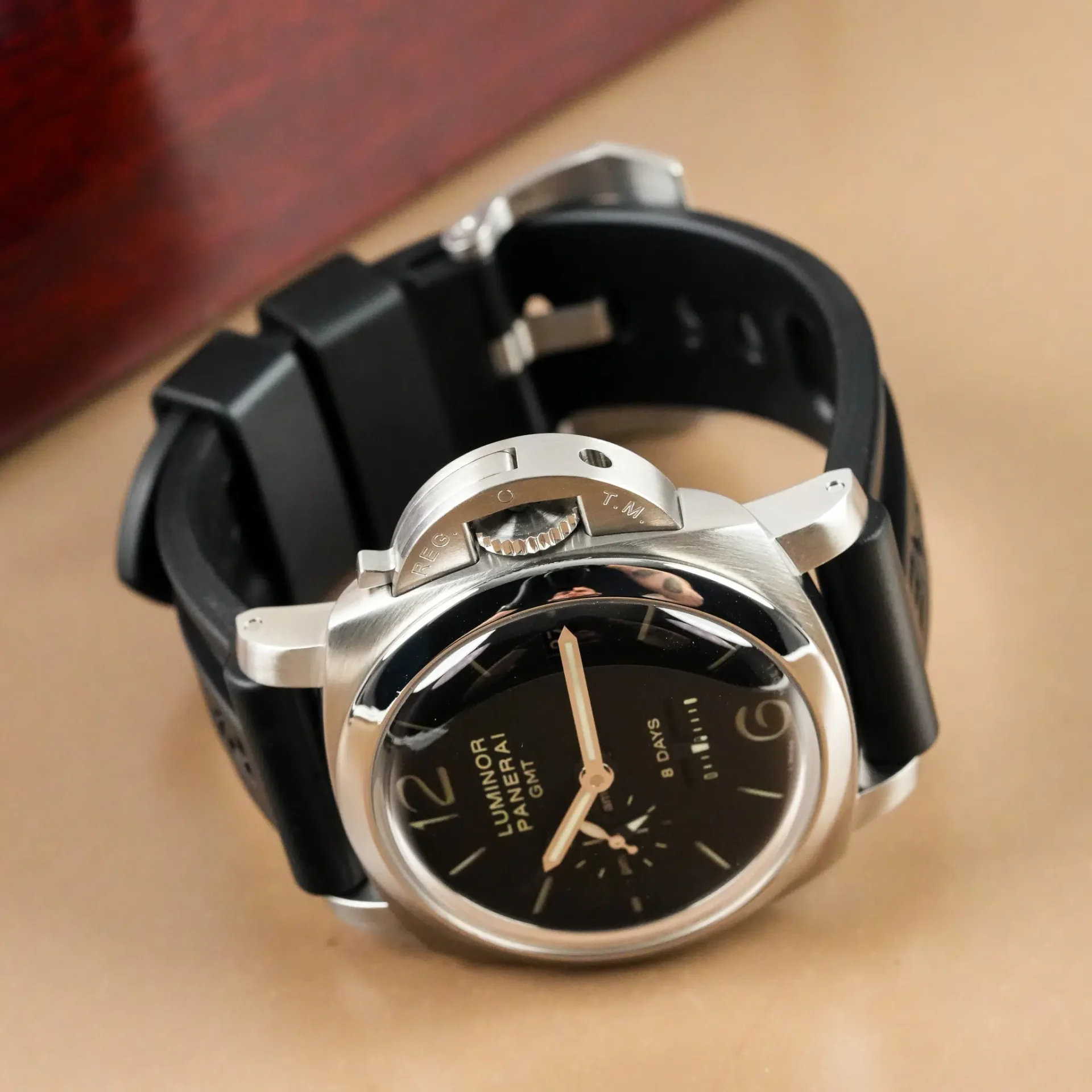 Panerai Luminor 1950 8 Days GMT PAM00233 - Görsel 5