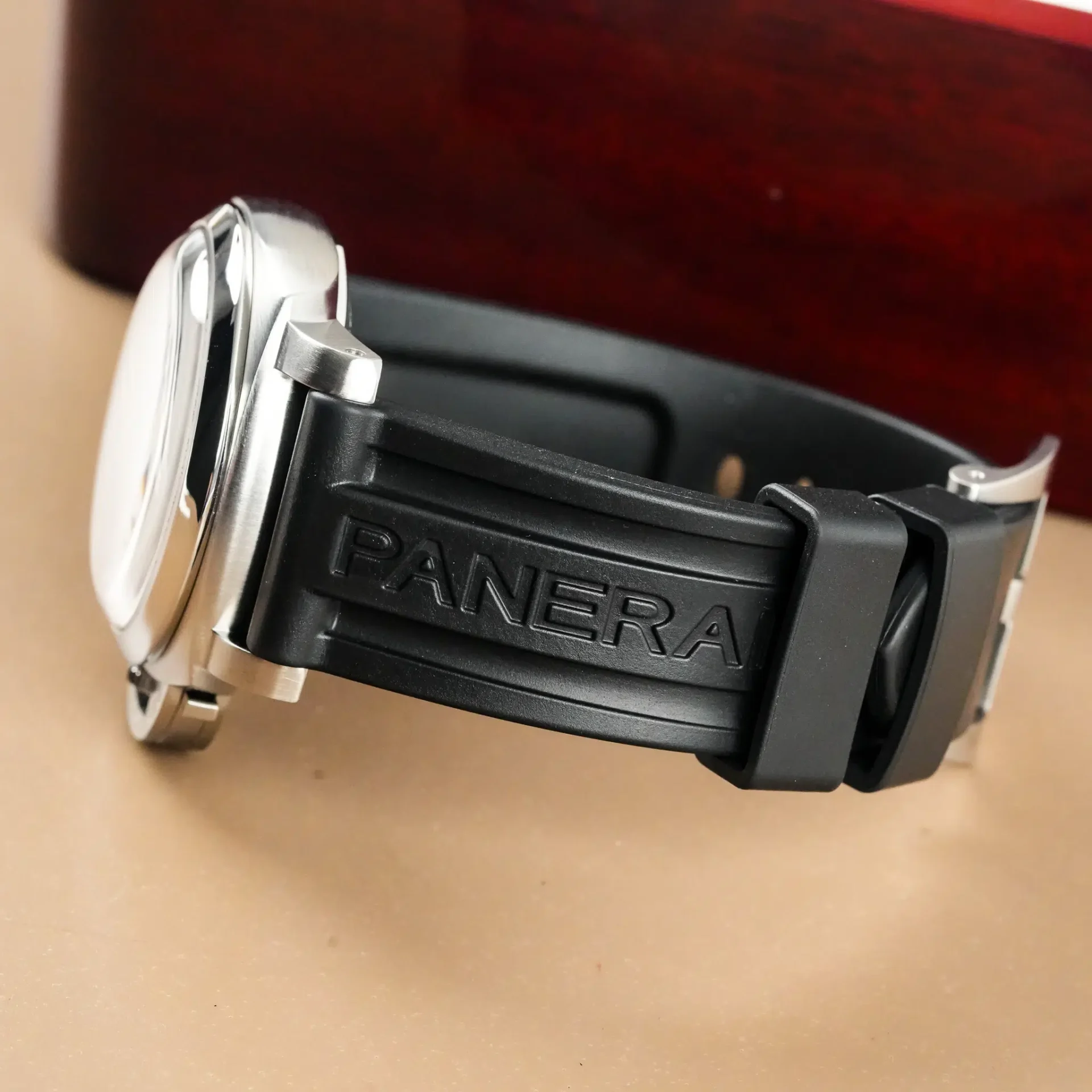 Panerai Luminor 1950 8 Days GMT PAM00233 - Görsel 6