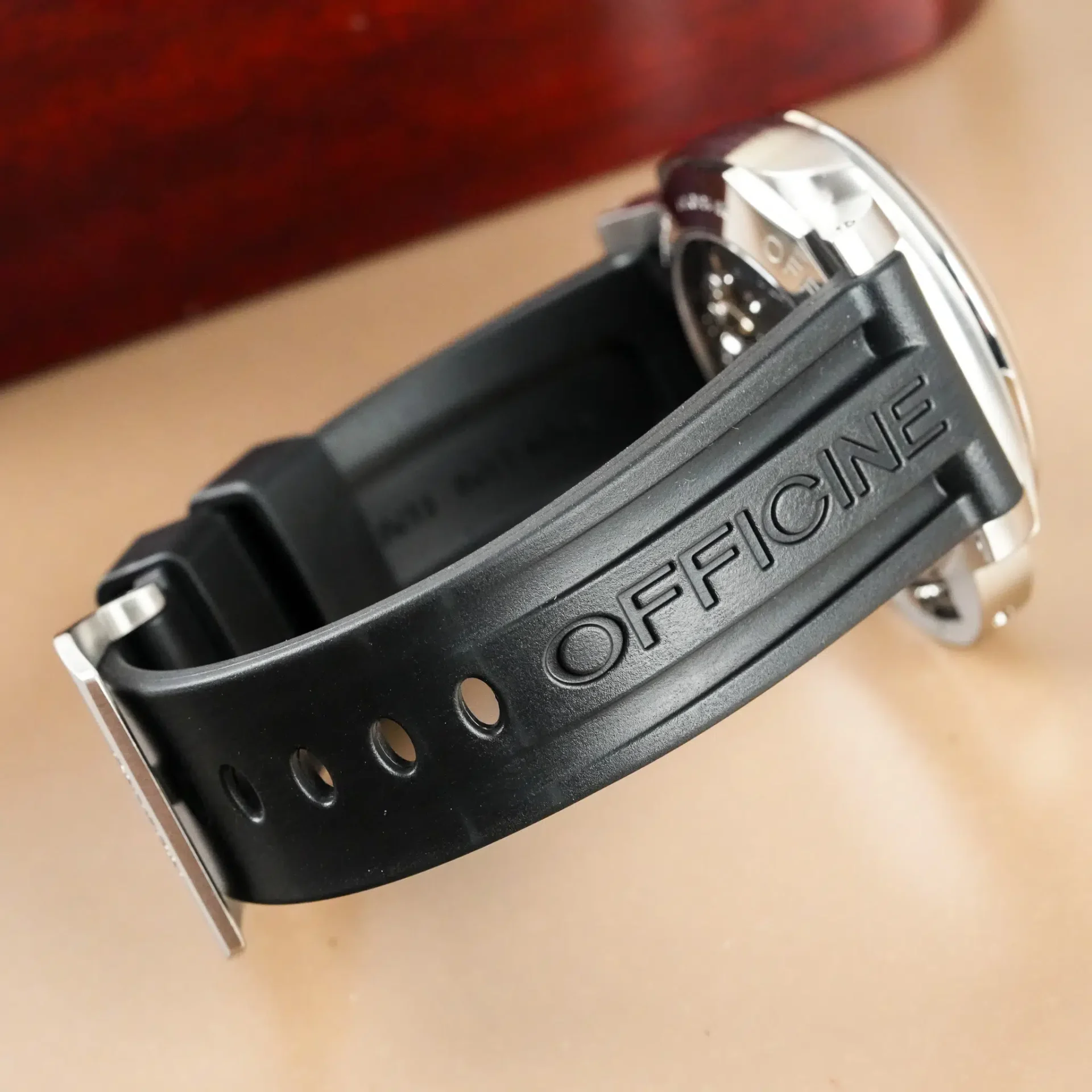 Panerai Luminor 1950 8 Days GMT PAM00233 - Görsel 7