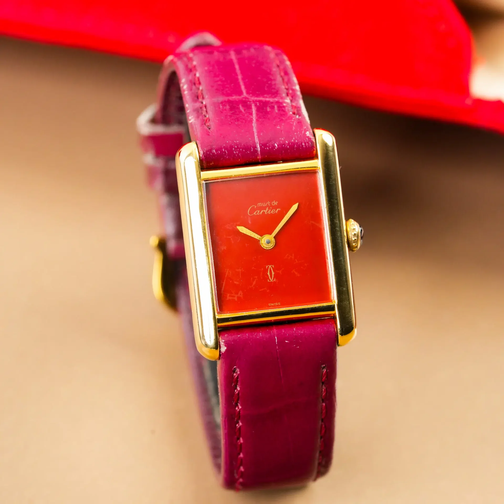 Cartier Tank Must de Cartier 'Red Dial' 4321 - Görsel 3