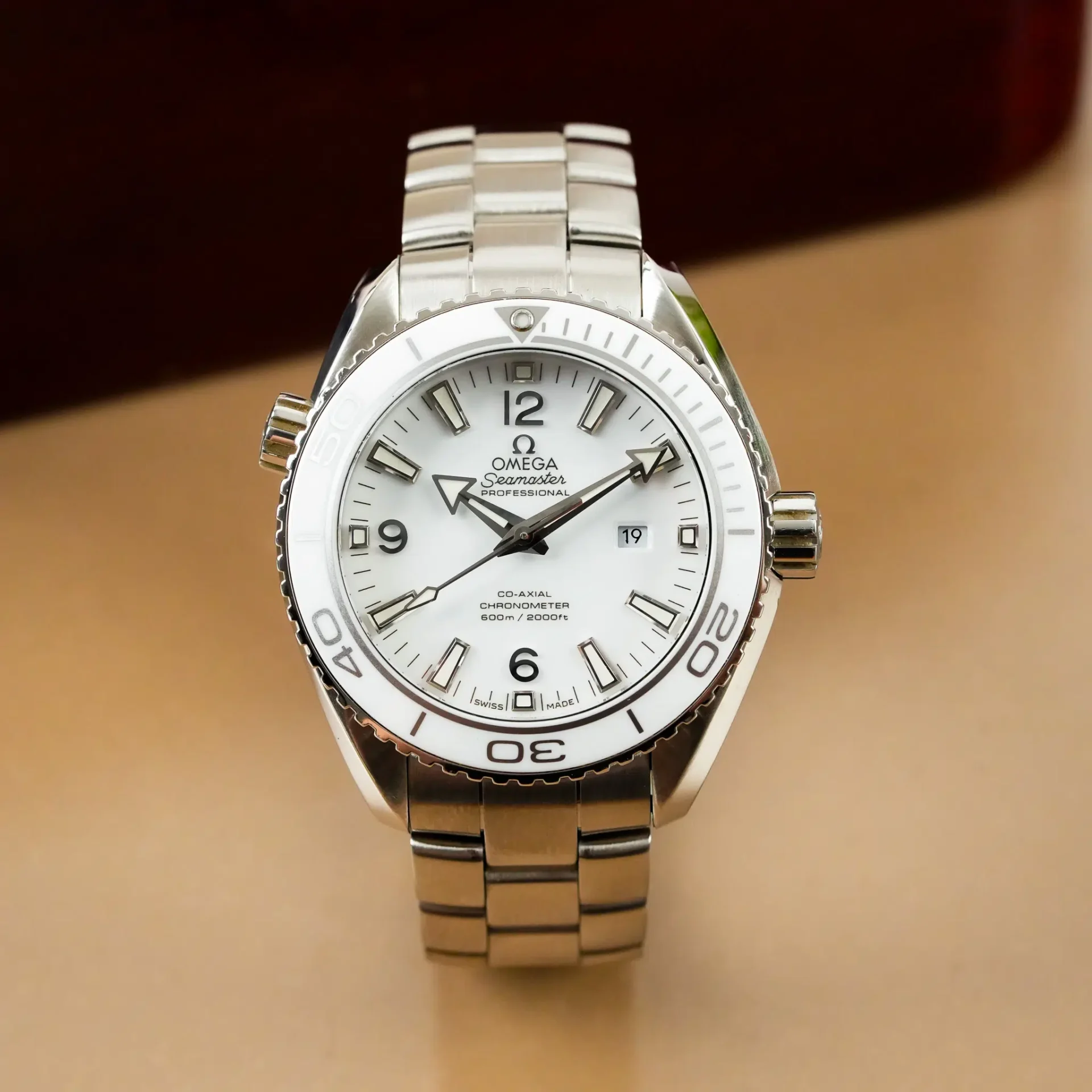Omega Seamaster Planet Ocean 600M 232.30.38.20.04.001 - Görsel 3