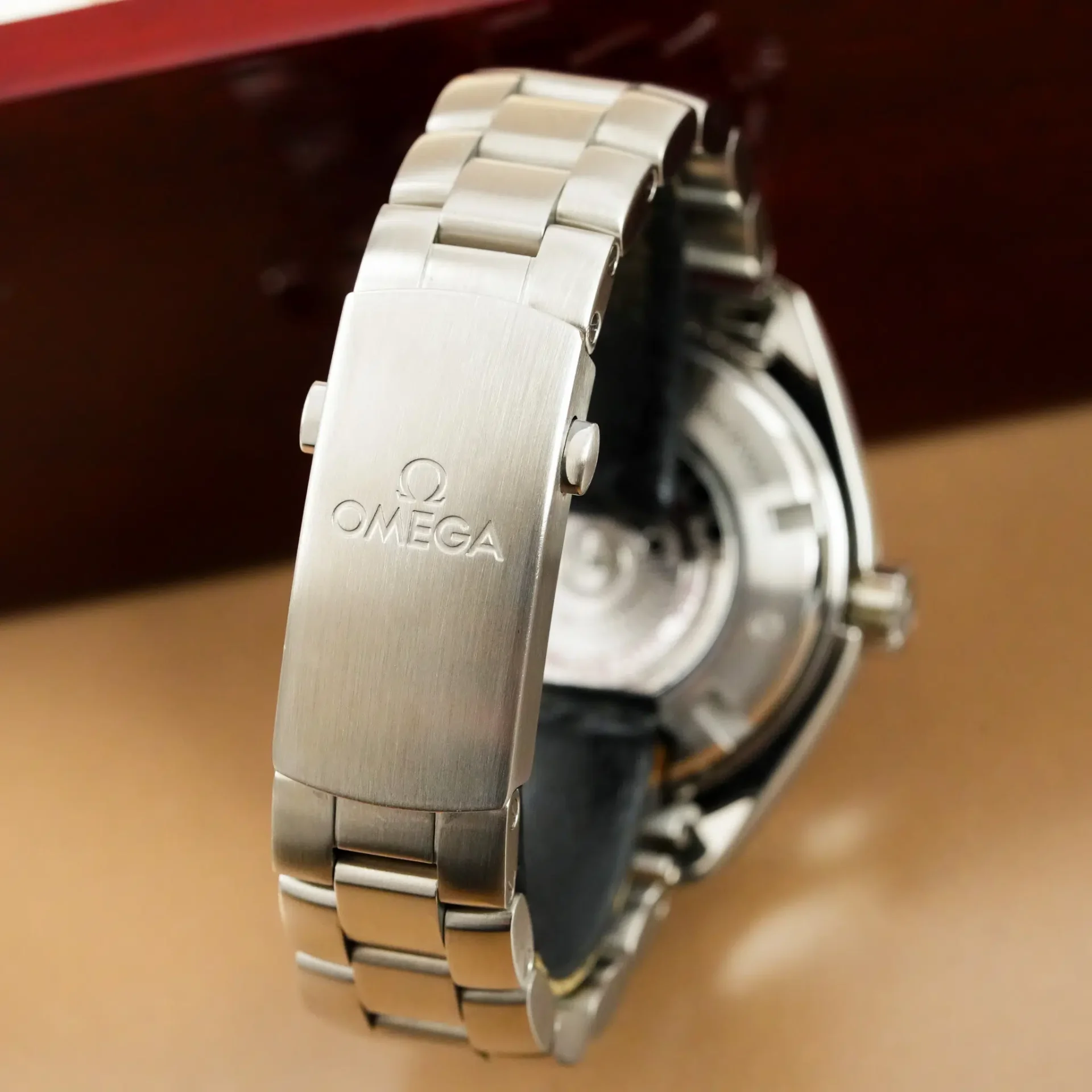 Omega Seamaster Planet Ocean 600M 232.30.38.20.04.001 - Görsel 4