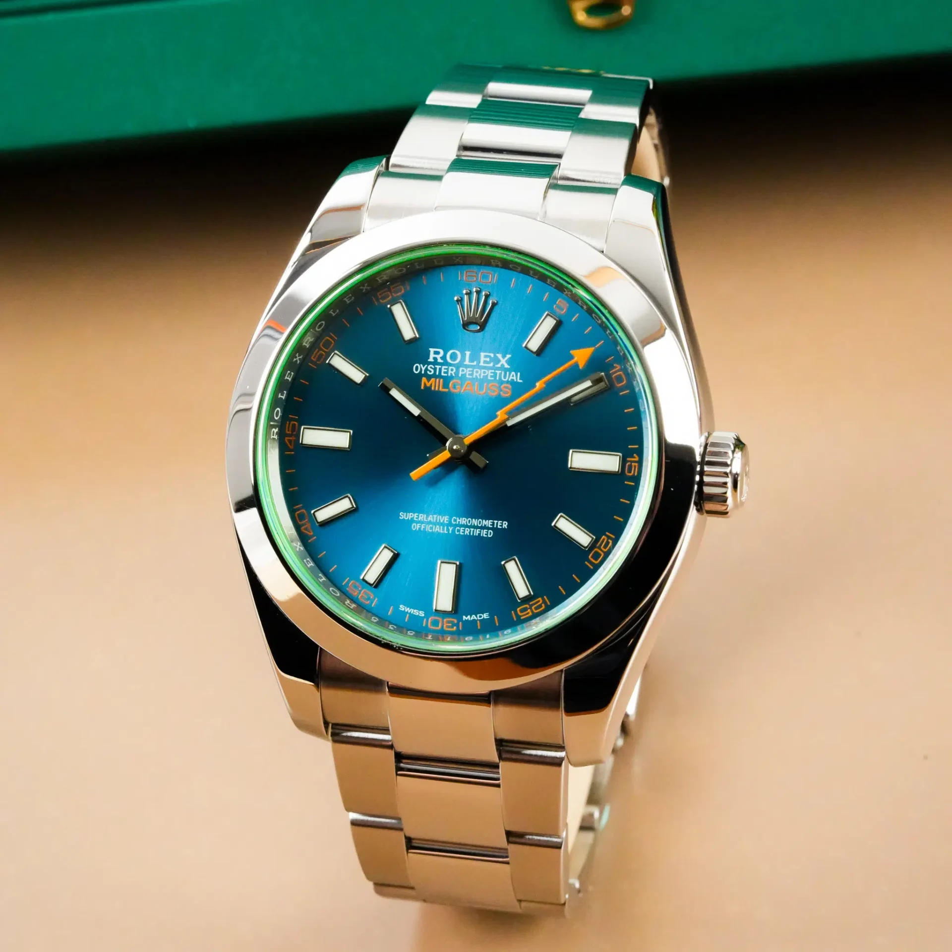 Rolex Milgauss Z-Blue Dial Green Sapphire 116400 - Görsel 2