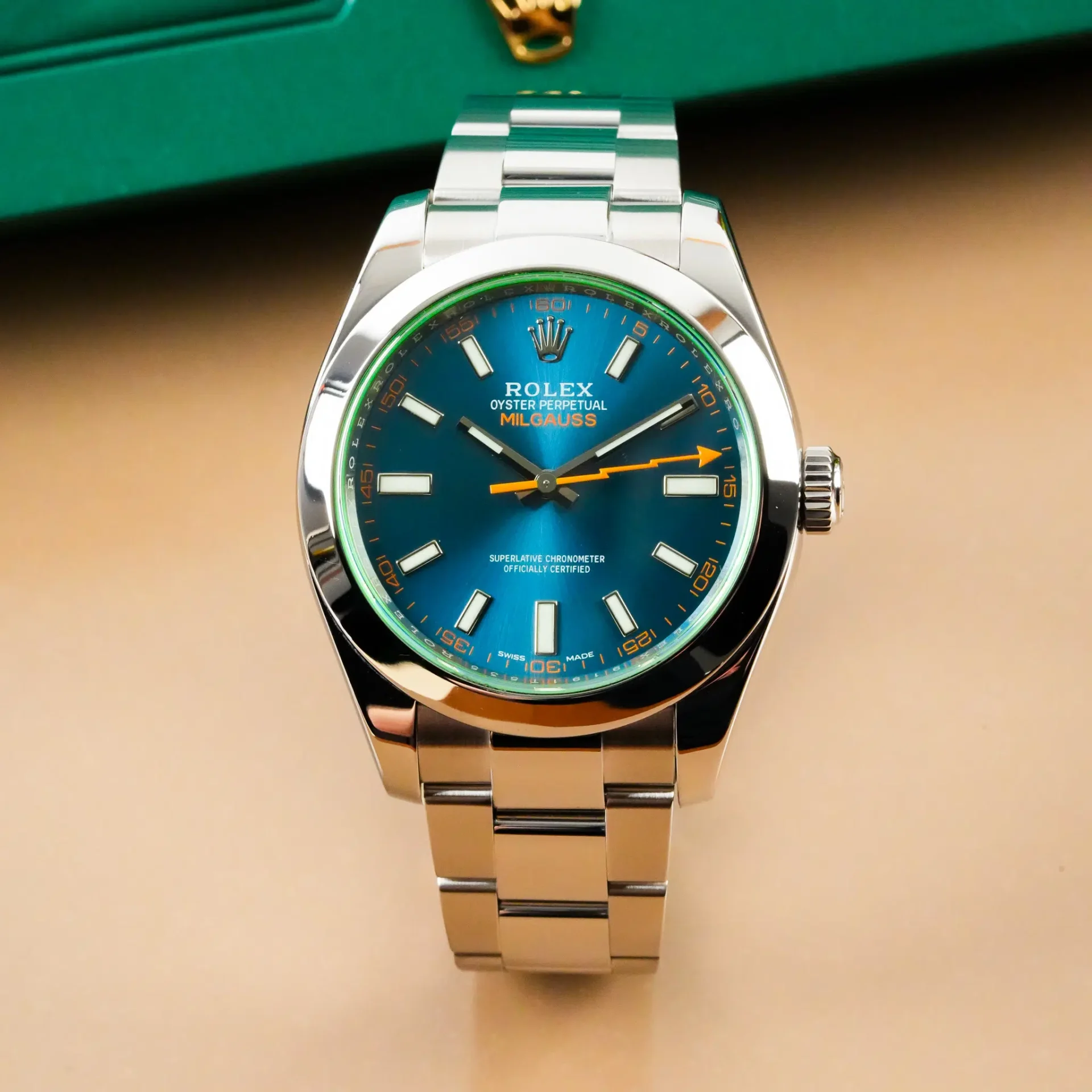 Rolex Milgauss Z-Blue Dial Green Sapphire 116400 - Görsel 3