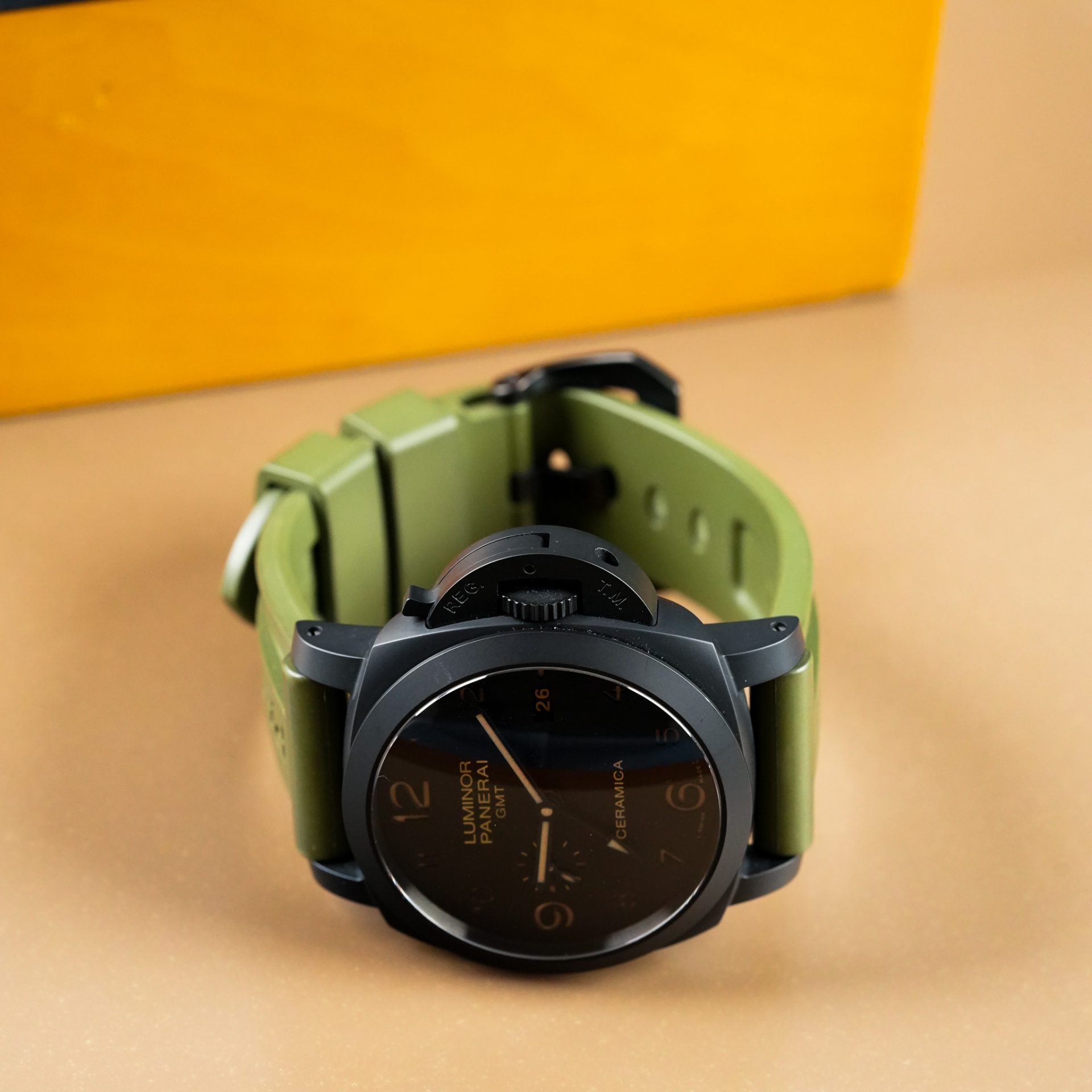 Panerai Luminor 1950 3 Days GMT Ceramic Automatic PAM00441 - Görsel 6