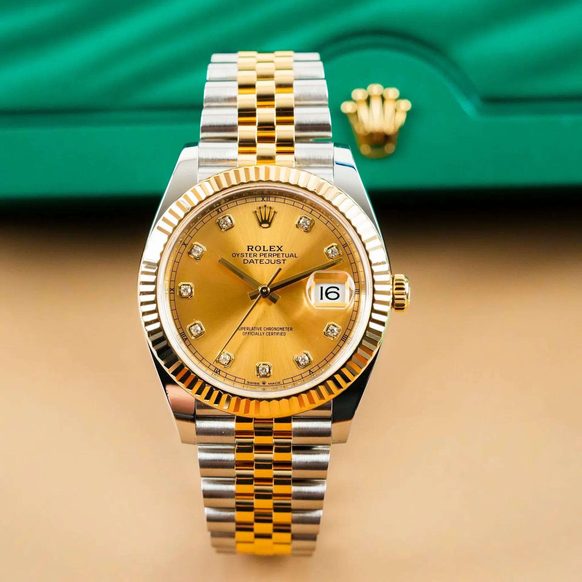 Rolex Datejust 41 Jubilee 18k Gold Fluted Bezel Diamond Index Gold Dial Full Set 126333 - Görsel 3