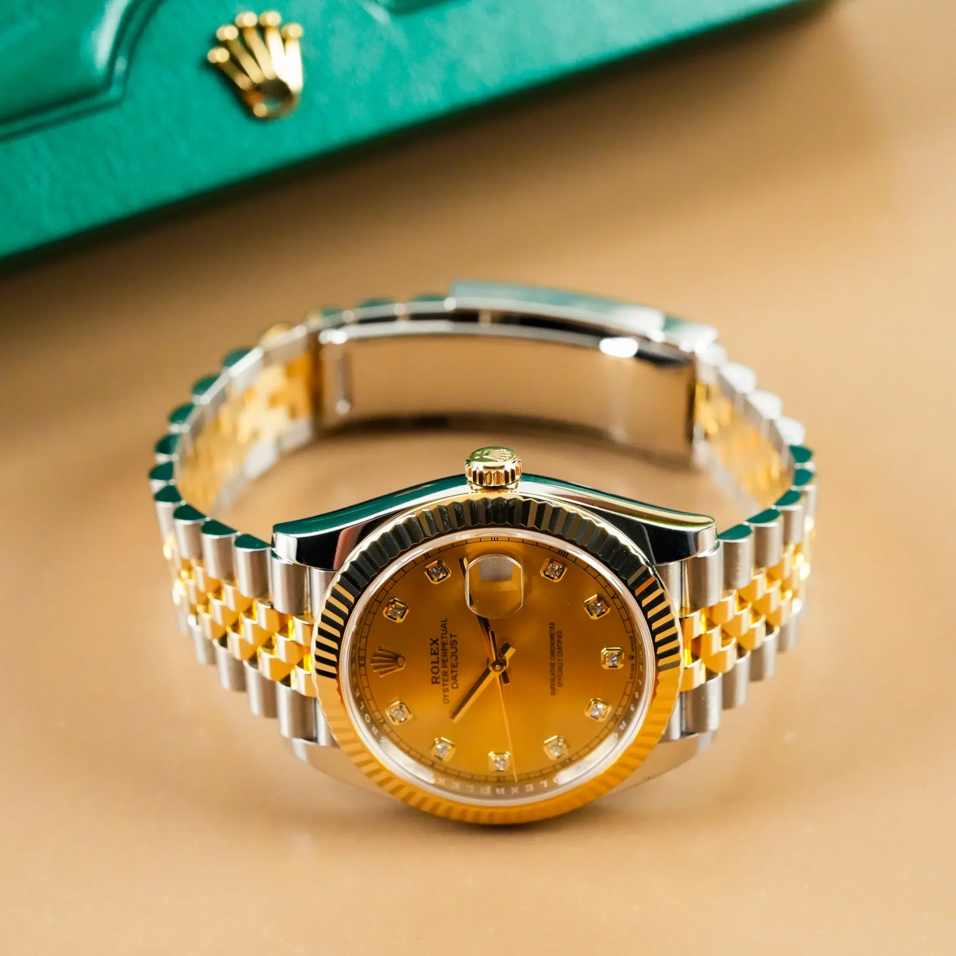 Rolex Datejust 41 Jubilee 18k Gold Fluted Bezel Diamond Index Gold Dial Full Set 126333 - Görsel 5