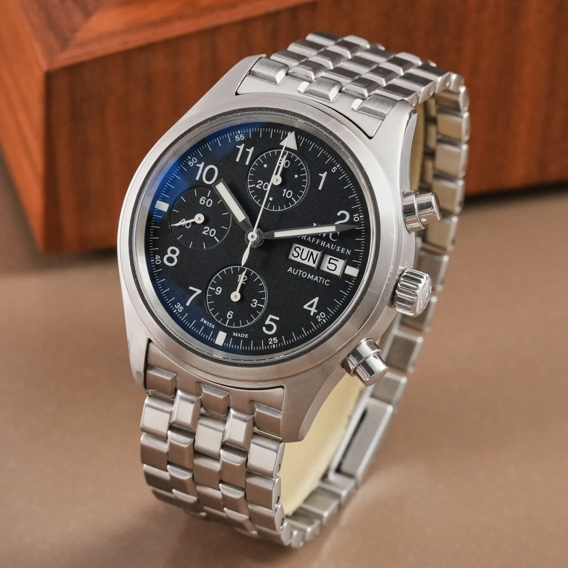 IWC Pilot's Chronograph Cathay Pacific Limited Edition IW3706-31 - Görsel 2