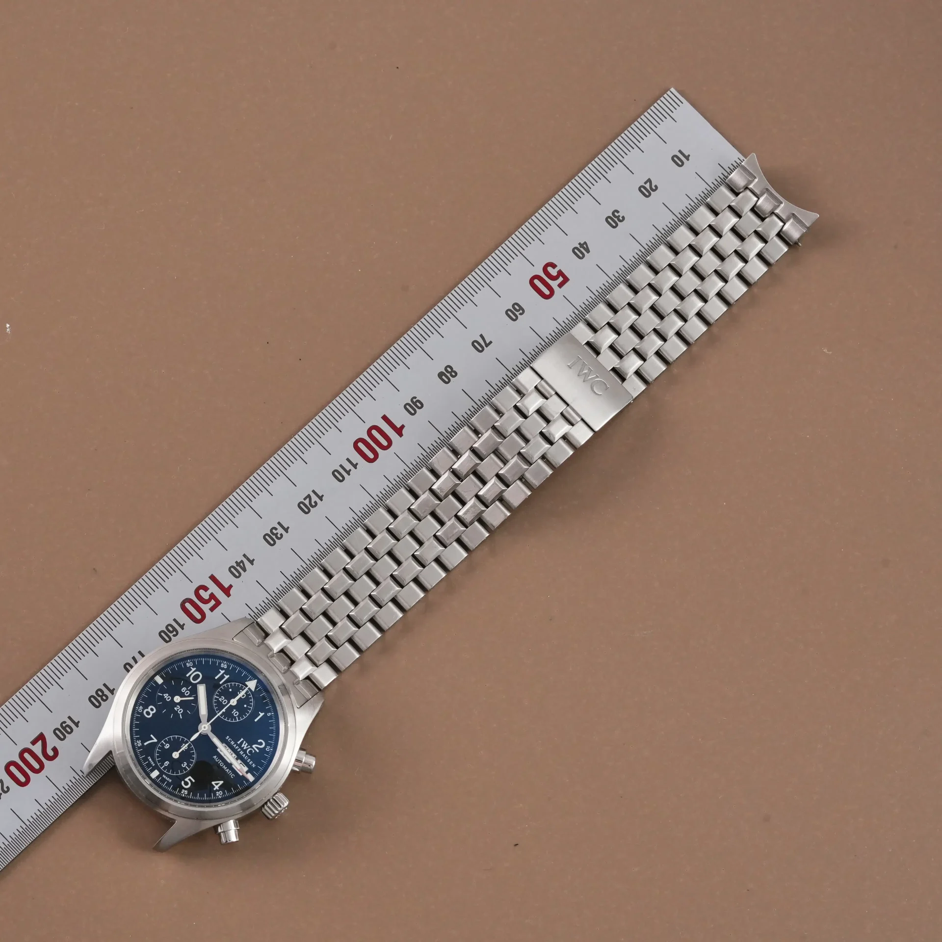 IWC Pilot's Chronograph Cathay Pacific Limited Edition IW3706-31 - Görsel 9