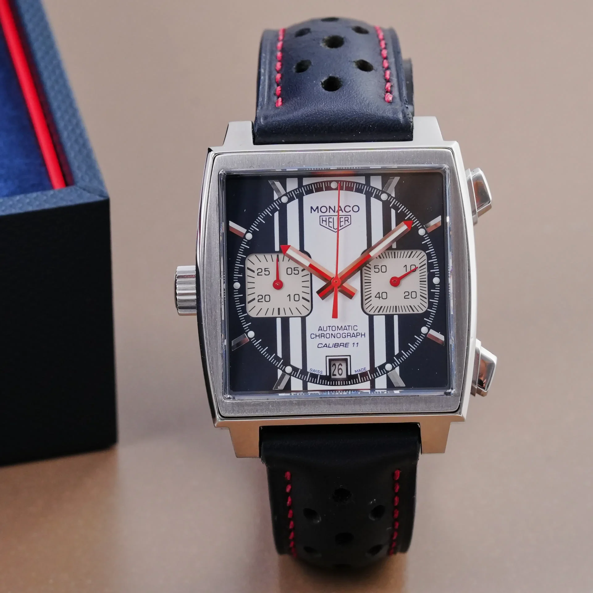 TAG Heuer Monaco Calibre 11 Chronograph Steve McQueen CAW211D-0 - Görsel 2