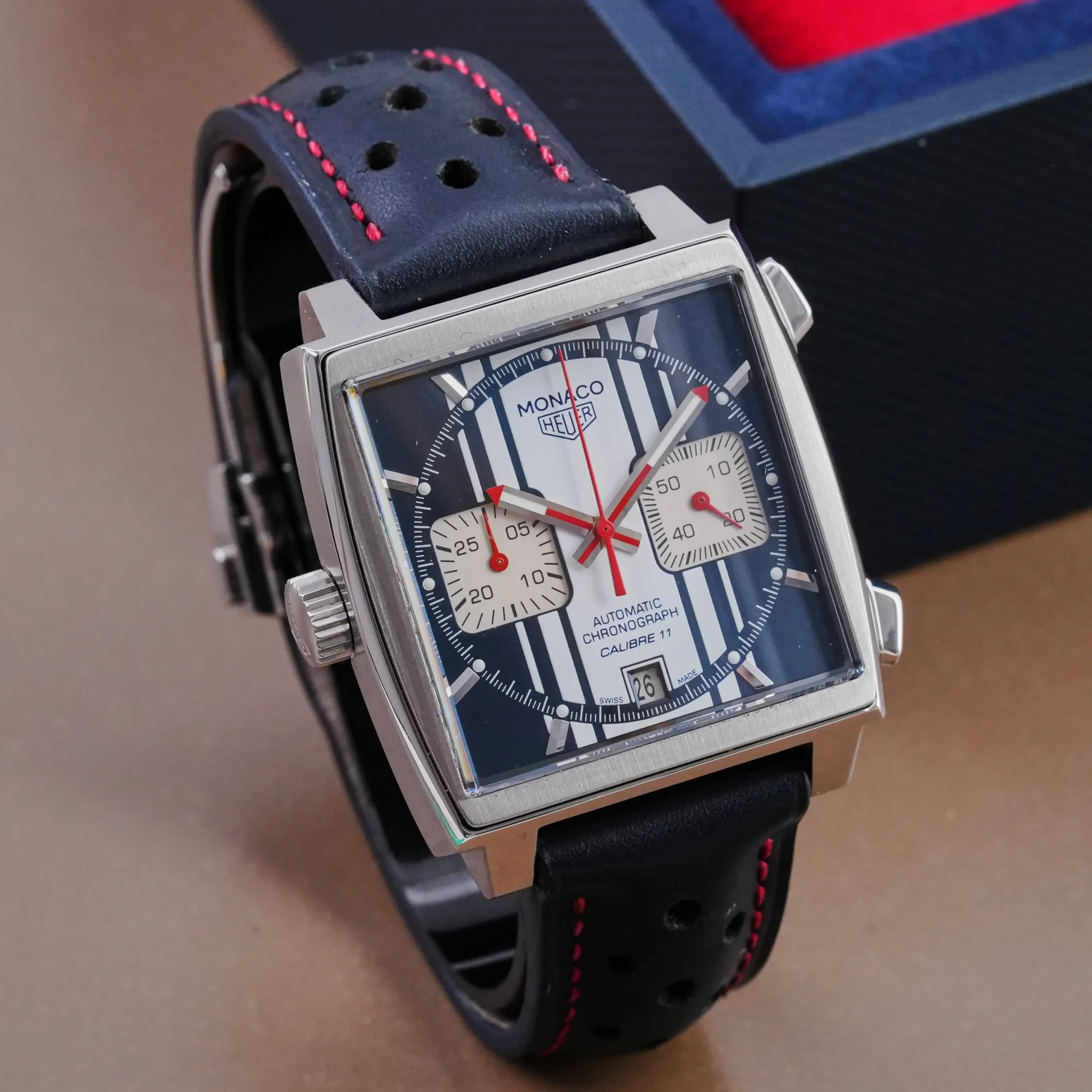 TAG Heuer Monaco Calibre 11 Chronograph Steve McQueen CAW211D-0 - Görsel 3