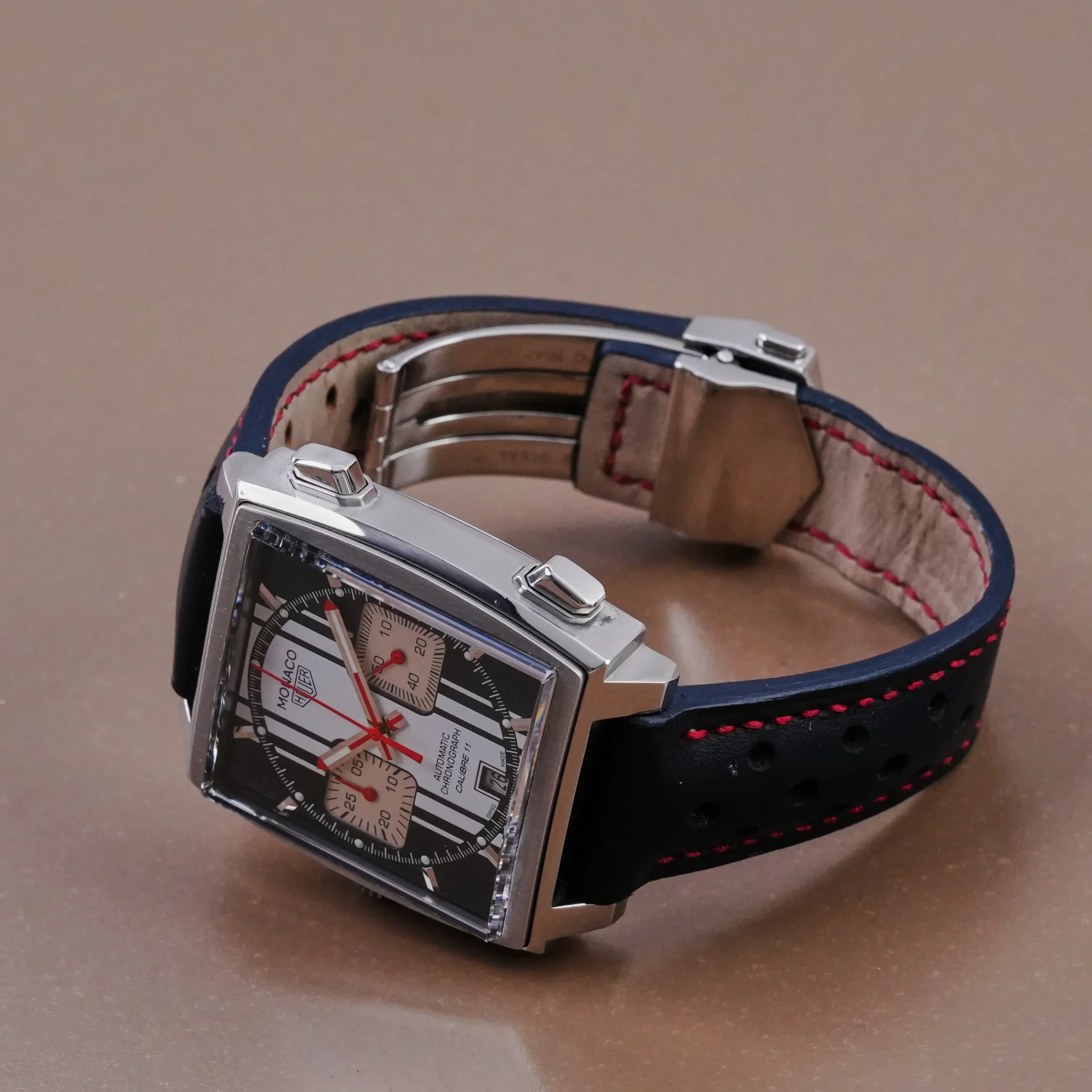 TAG Heuer Monaco Calibre 11 Chronograph Steve McQueen CAW211D-0 - Görsel 5