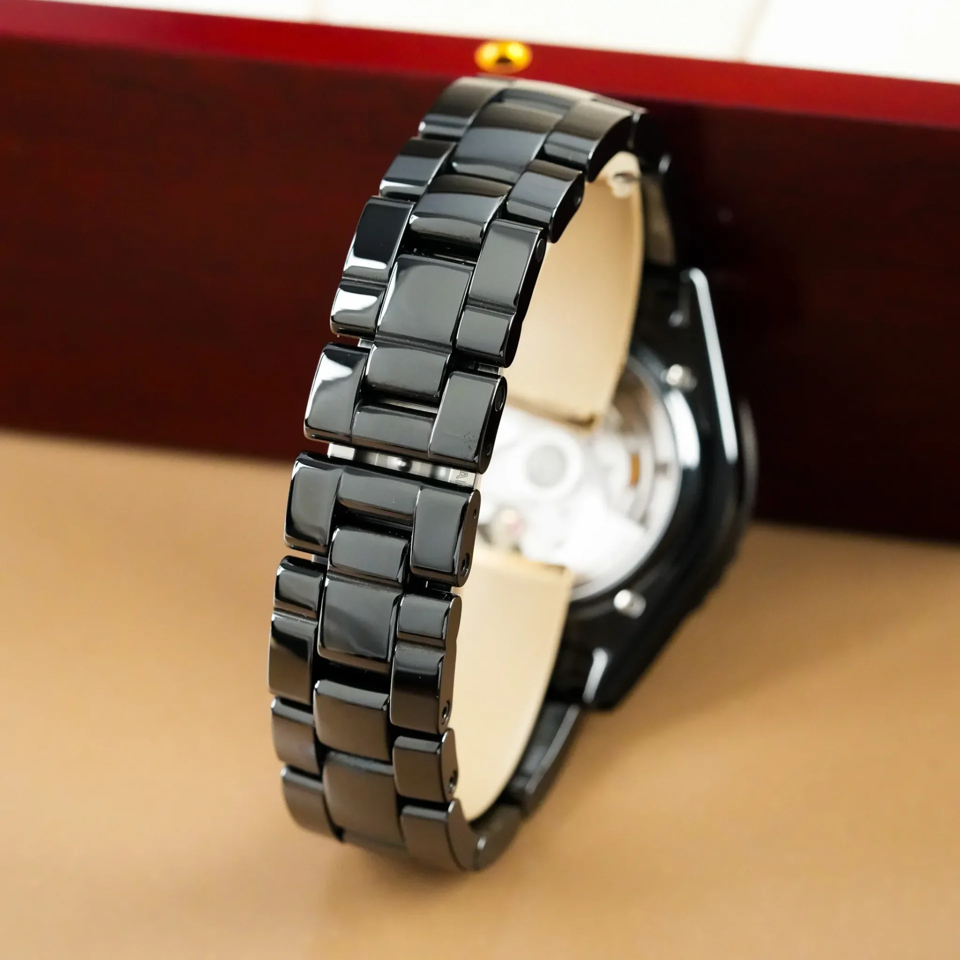 Chanel J12 Wanted Limited Edition H7418 - Görsel 4