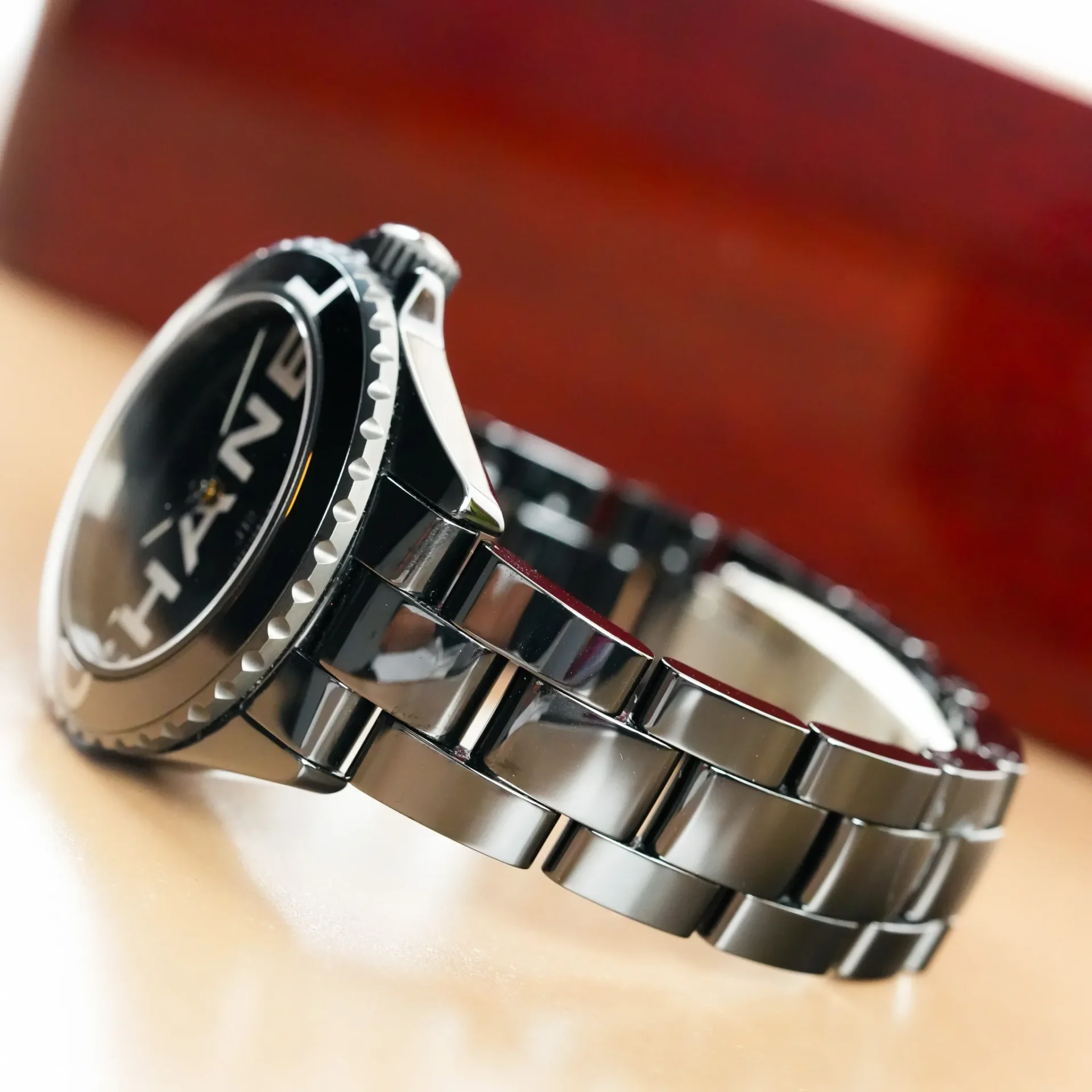 Chanel J12 Wanted Limited Edition H7418 - Görsel 6