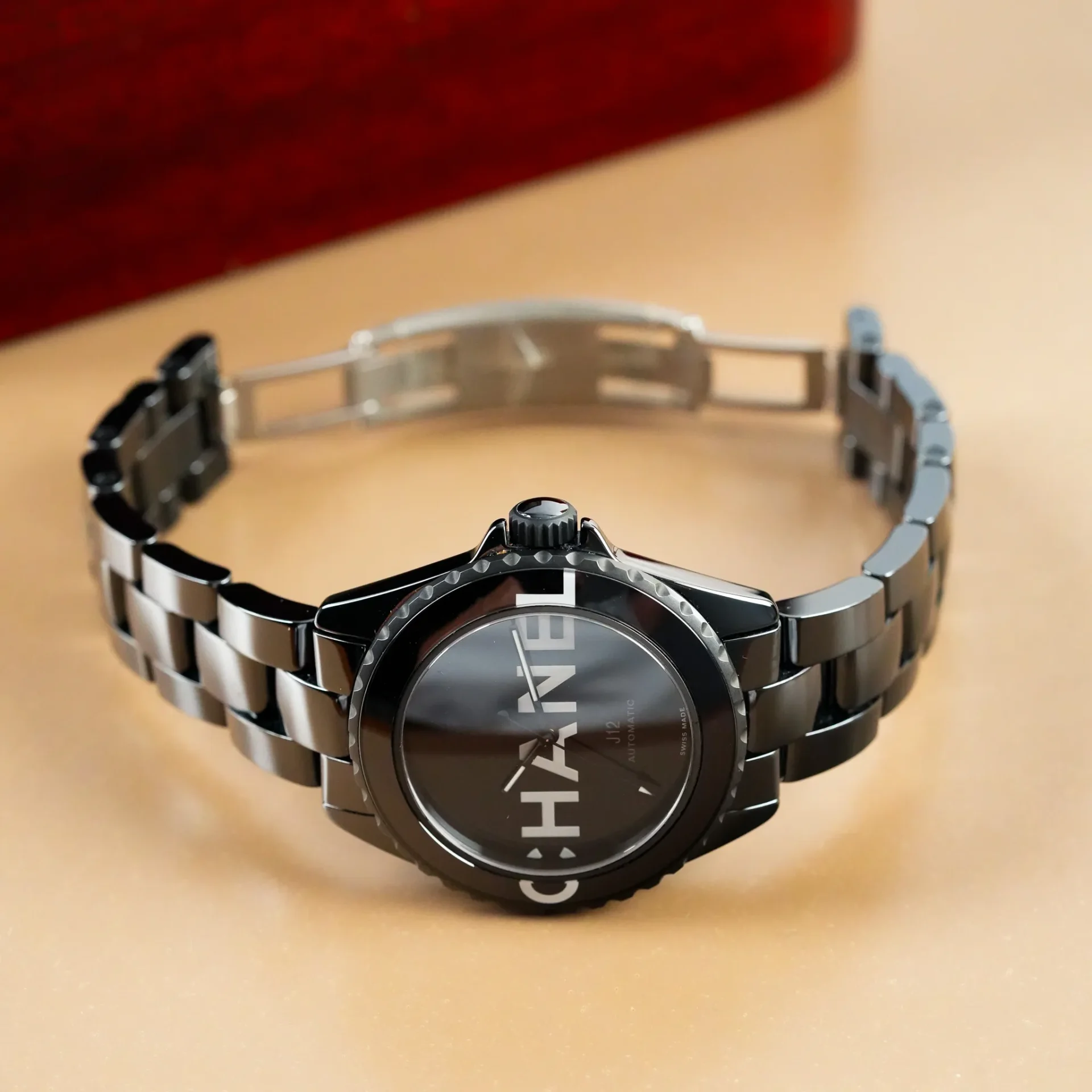 Chanel J12 Wanted Limited Edition H7418 - Görsel 10