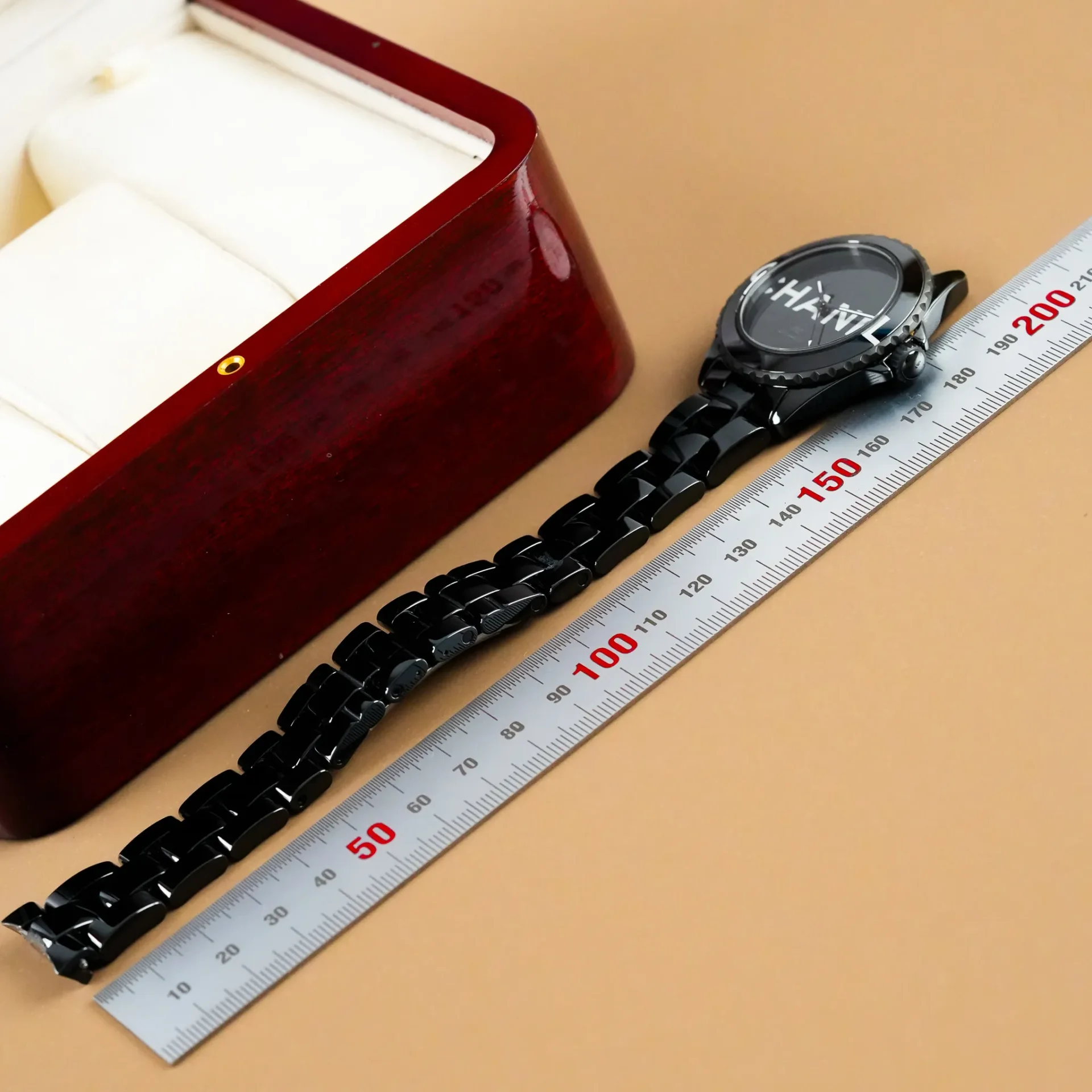 Chanel J12 Wanted Limited Edition H7418 - Görsel 11