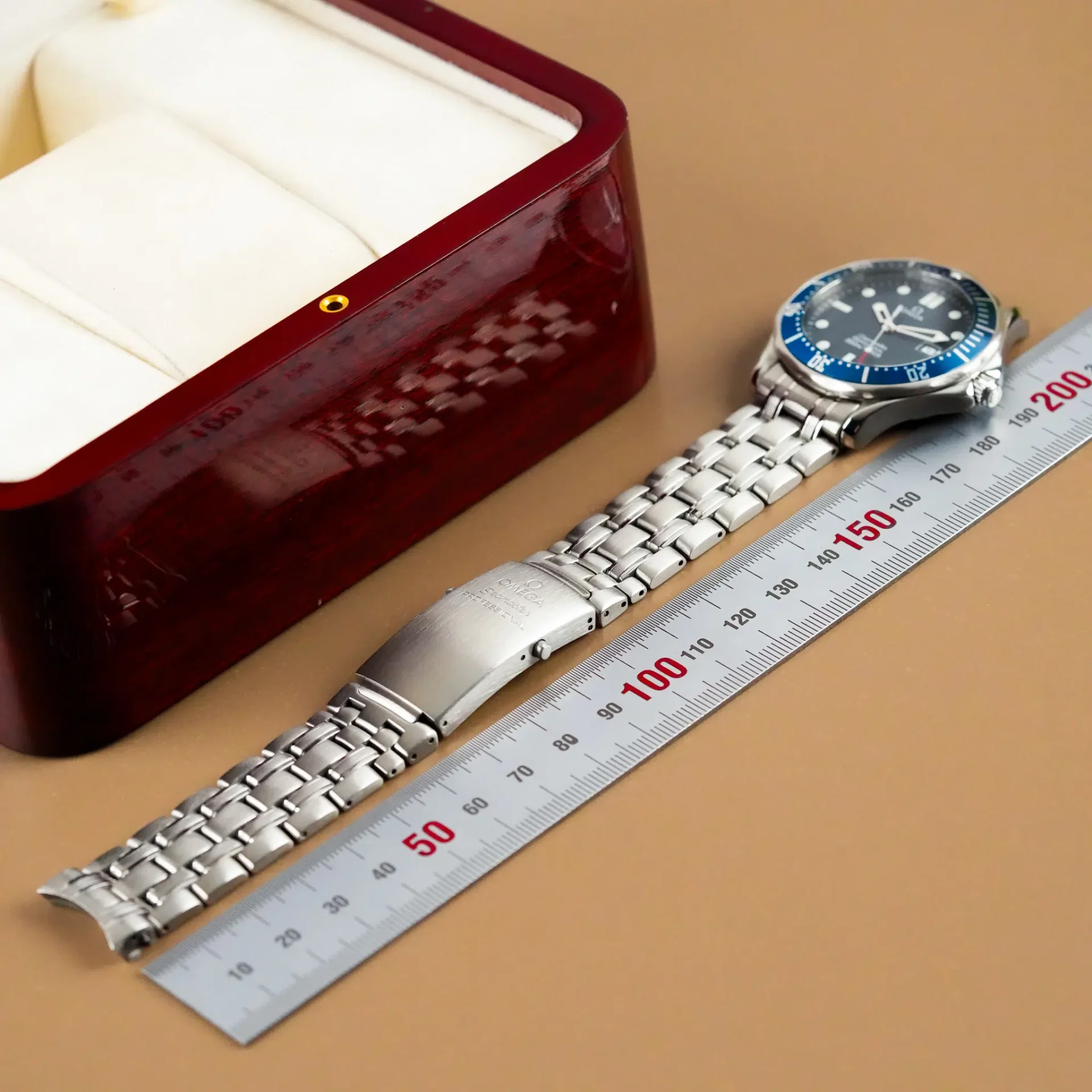 Omega Seamaster Diver 300 M James Bond GoldenEye 007 2541.80.00 - Görsel 11