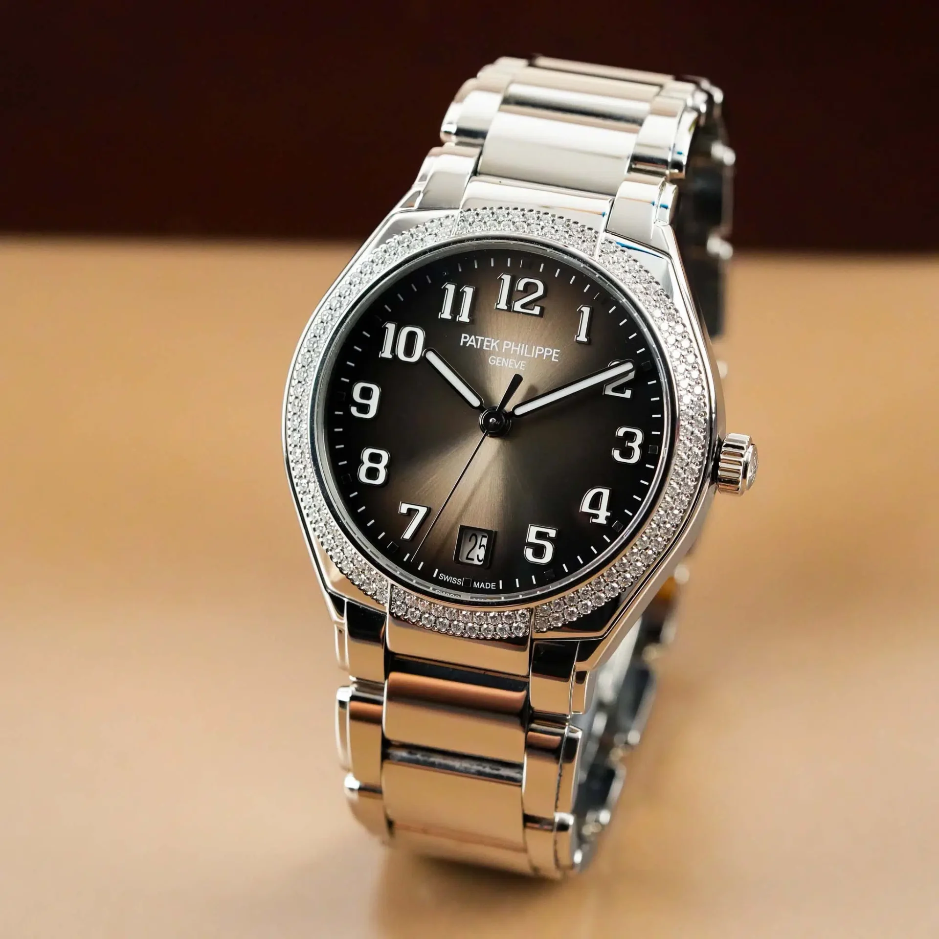 Patek Philippe Twenty~4 Diamond Bezel Grey Dial 7300/1200A-010 - Görsel 2