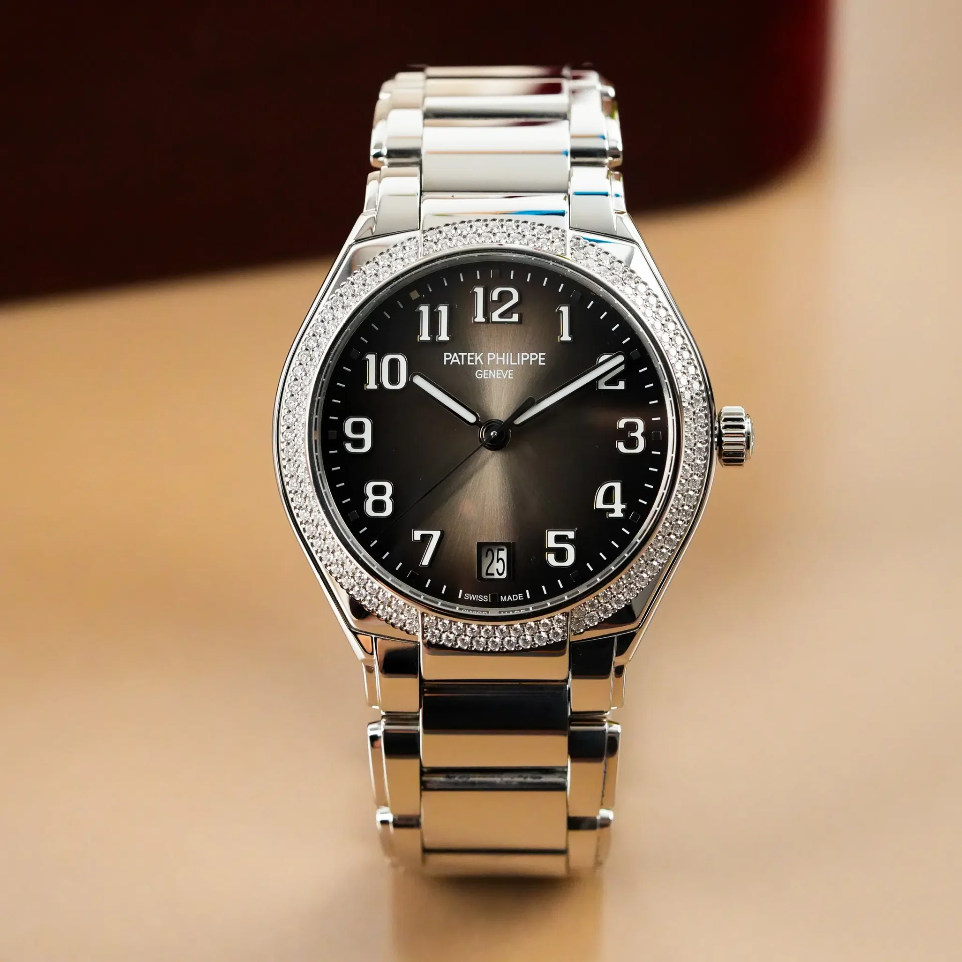 Patek Philippe Twenty~4 Diamond Bezel Grey Dial 7300/1200A-010 - Görsel 3