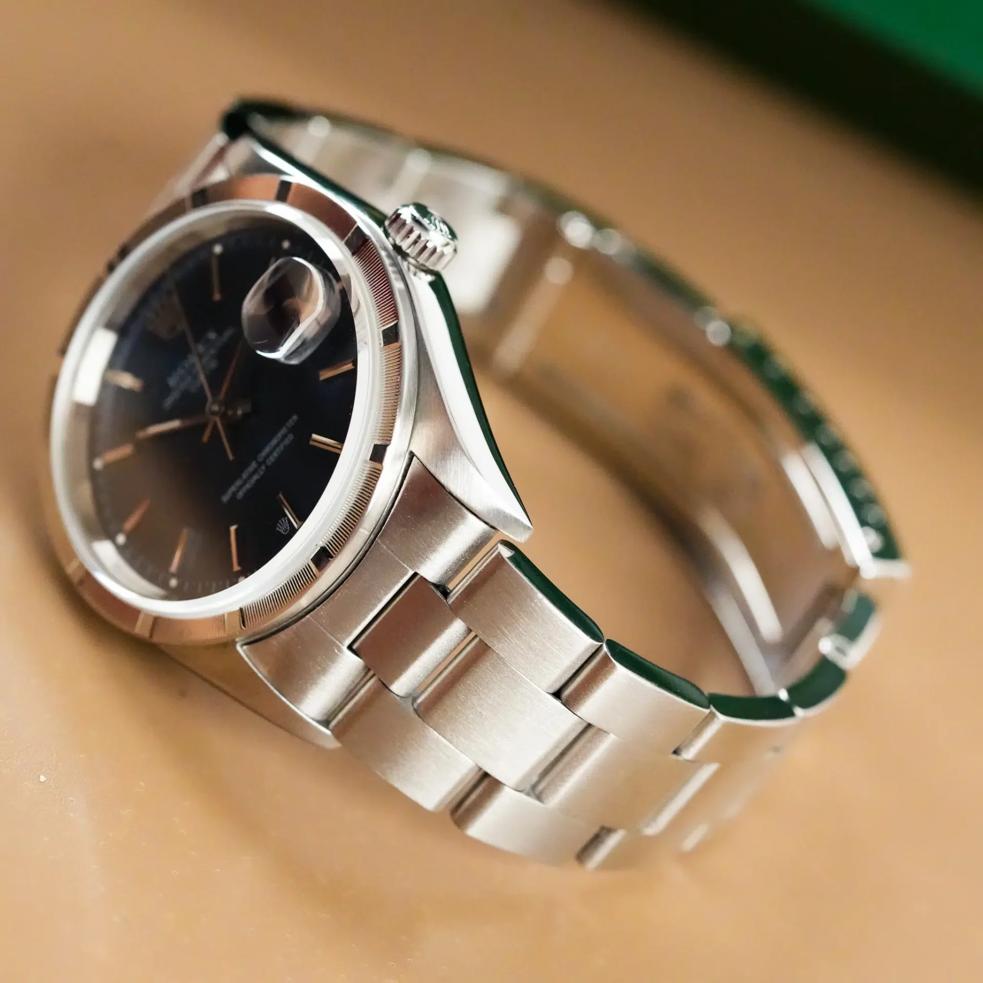 Rolex Oyster Perpetual Date Engine Turned Bezel 15210 - Görsel 6