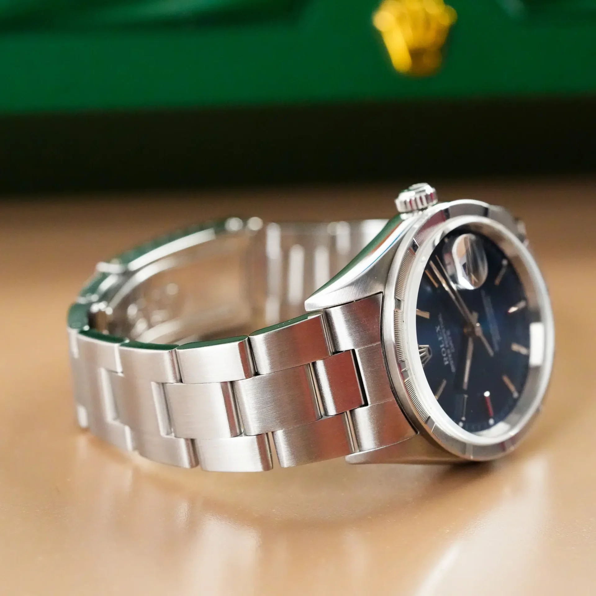 Rolex Oyster Perpetual Date Engine Turned Bezel 15210 - Görsel 7