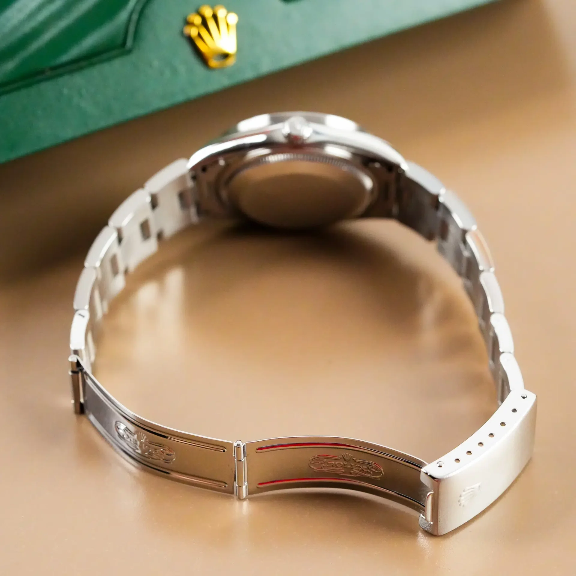Rolex Oyster Perpetual Date Engine Turned Bezel 15210 - Görsel 9