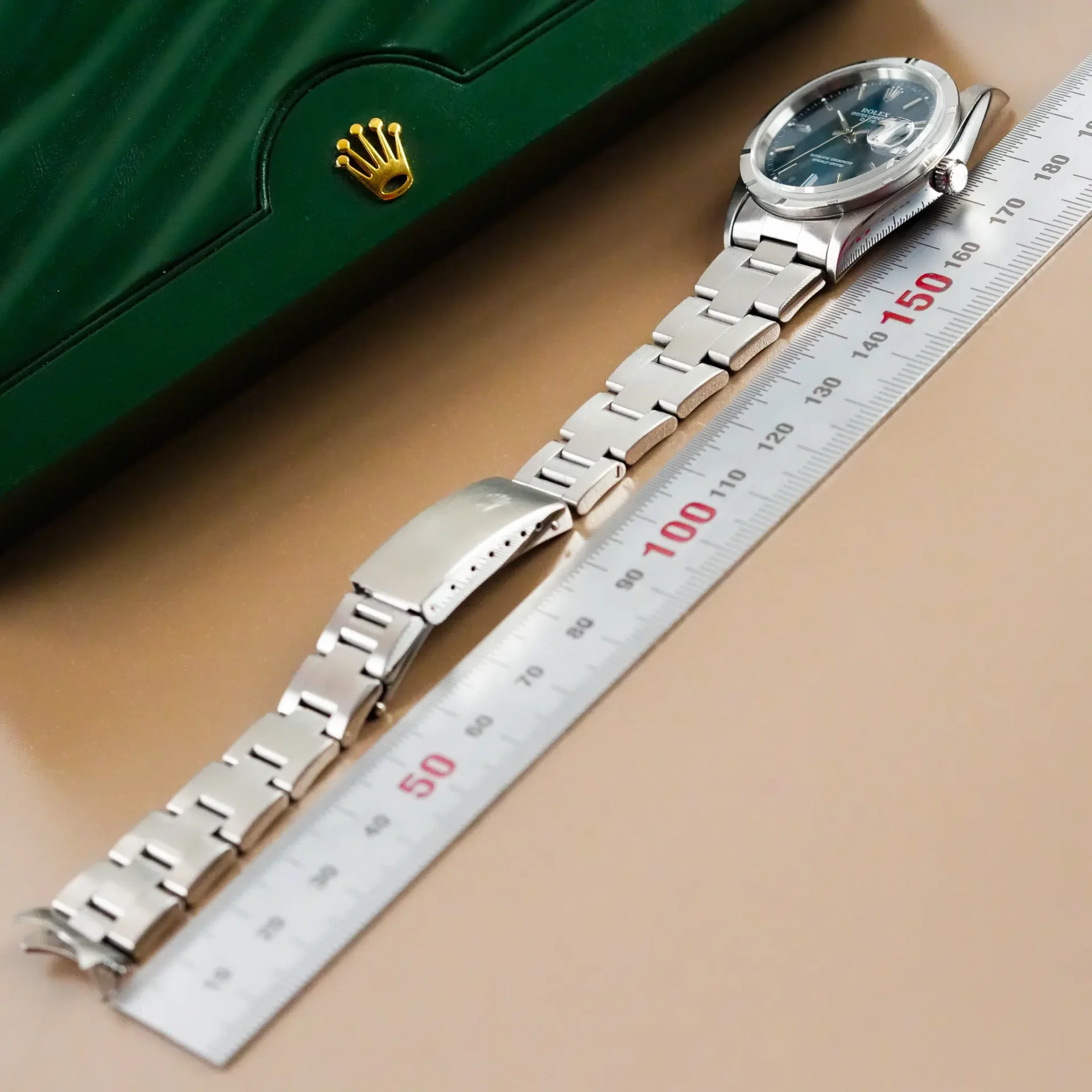 Rolex Oyster Perpetual Date Engine Turned Bezel 15210 - Görsel 11