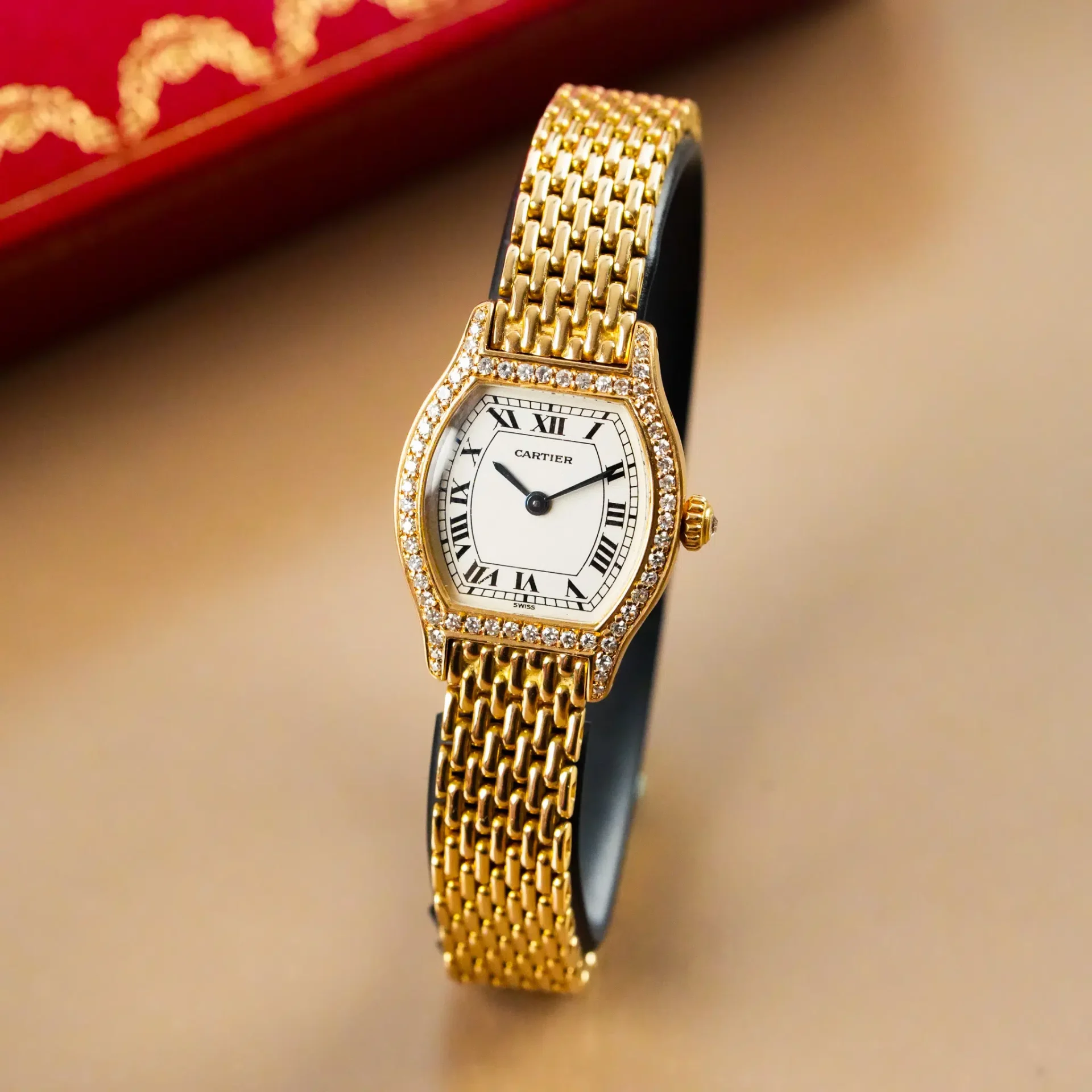 Cartier Tortue Lady 18k Gold Diamond Bezel 96067 - Görsel 4