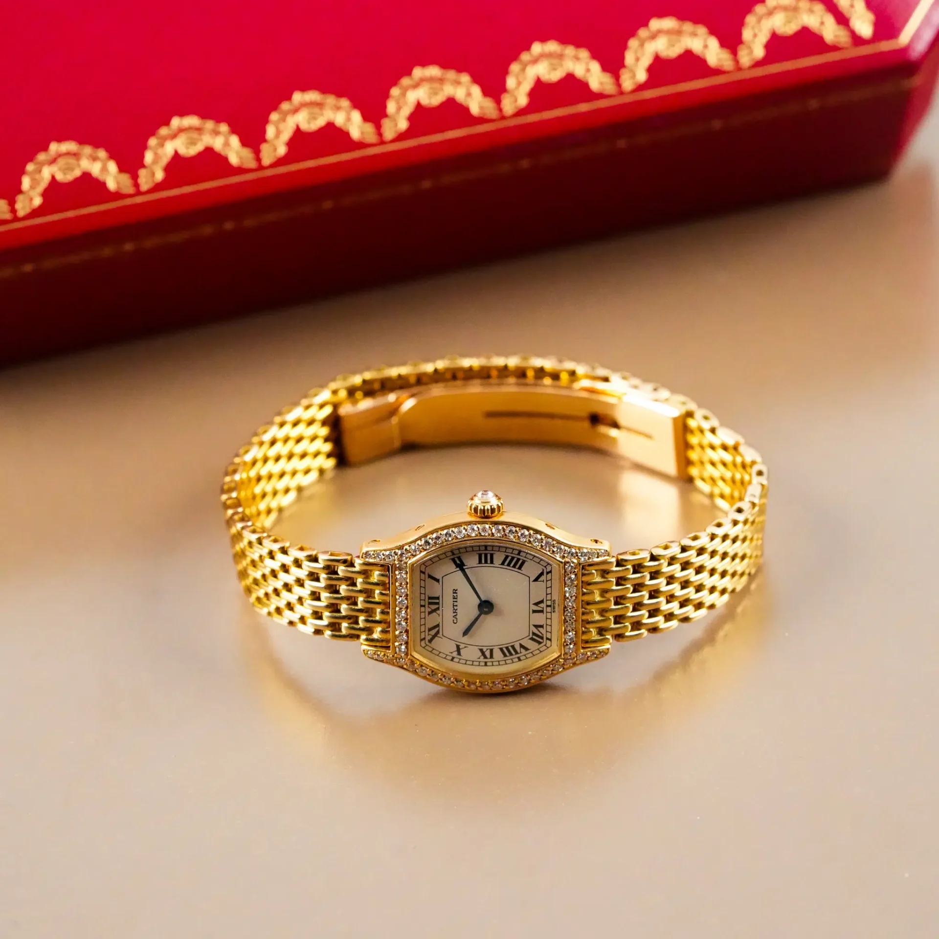 Cartier Tortue Lady 18k Gold Diamond Bezel 96067 - Görsel 6