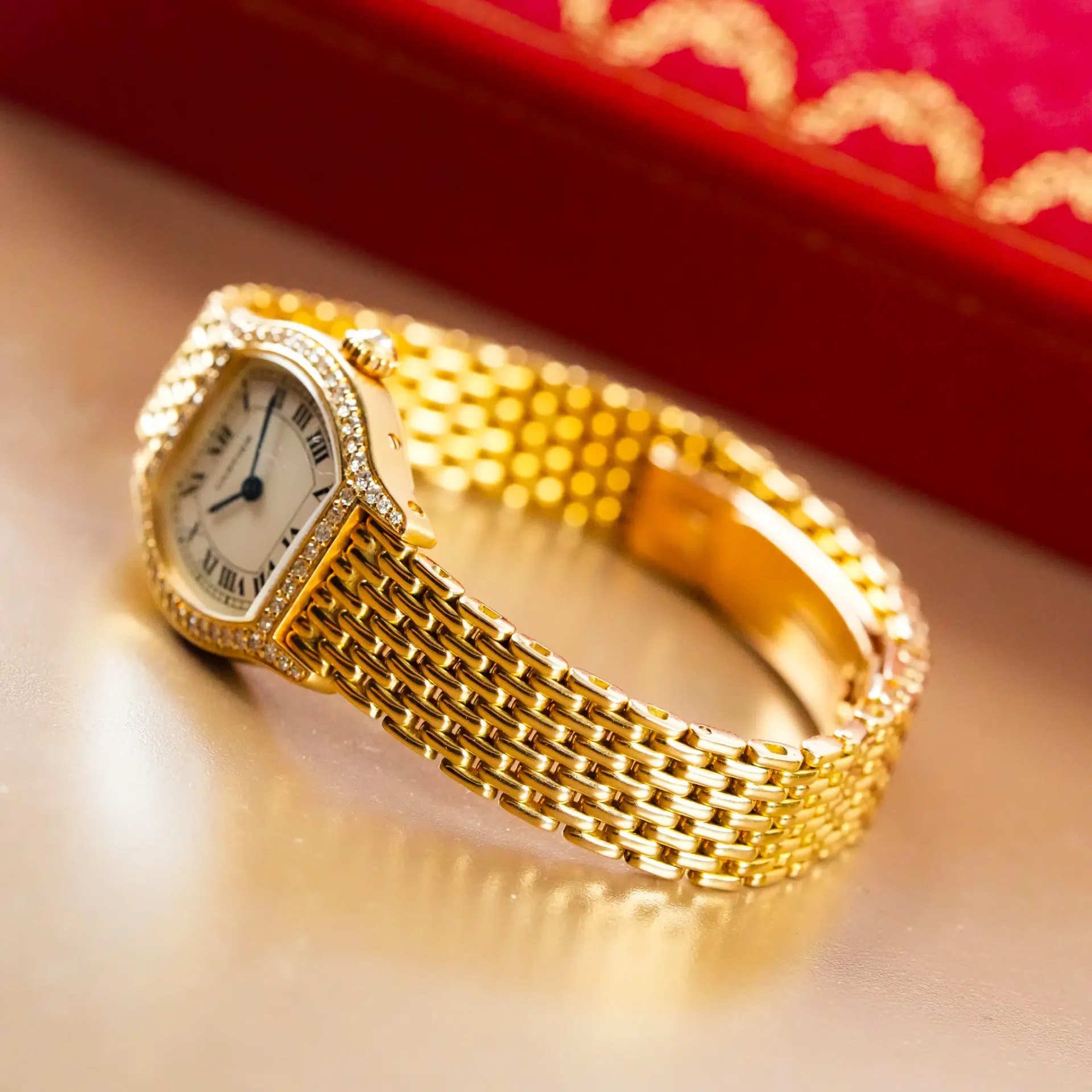 Cartier Tortue Lady 18k Gold Diamond Bezel 96067 - Görsel 7