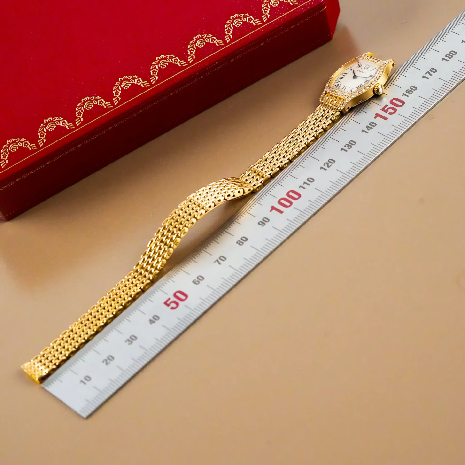 Cartier Tortue Lady 18k Gold Diamond Bezel 96067 - Görsel 12