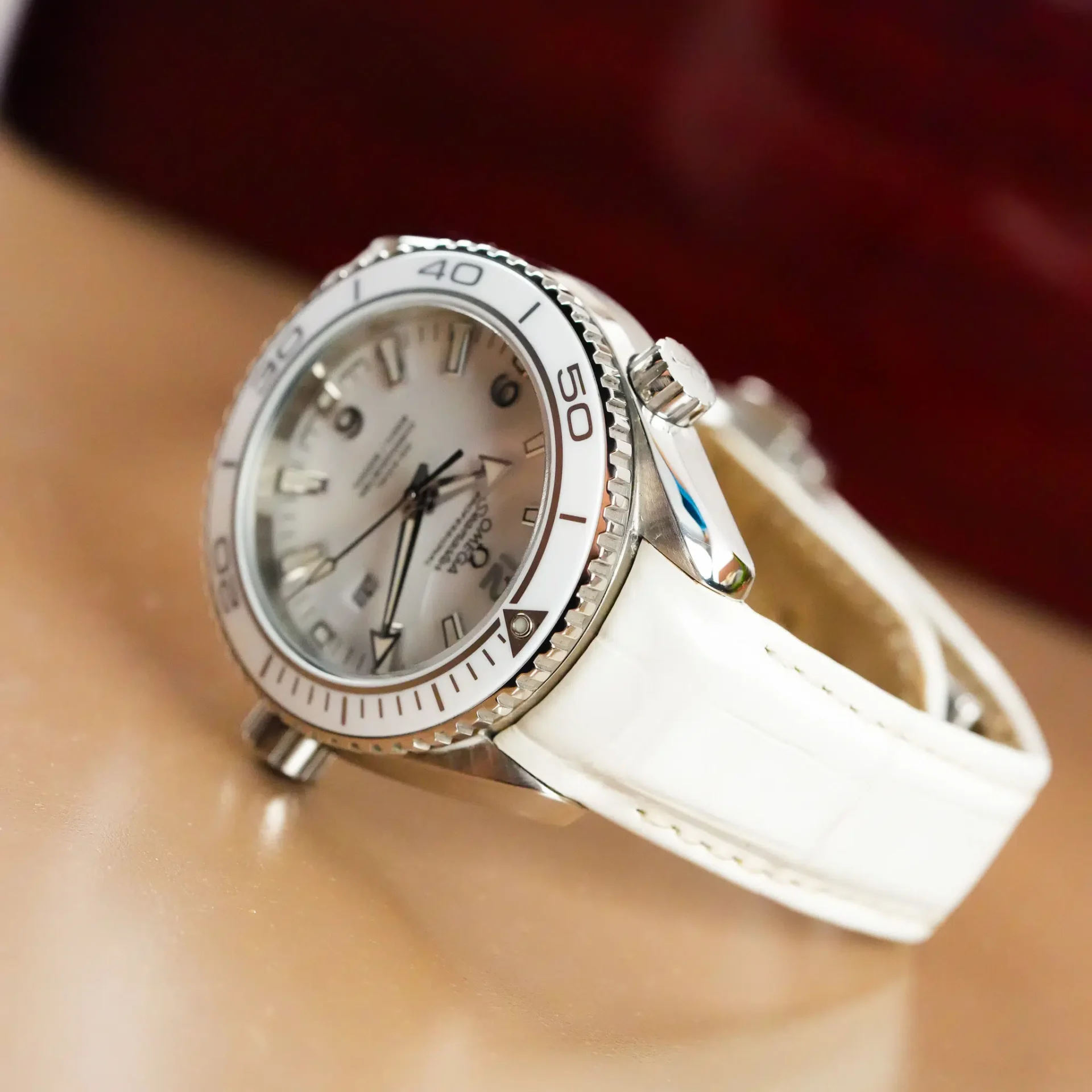 Omega Seamaster Planet Ocean 232.30.38.20.04.001 - Görsel 6