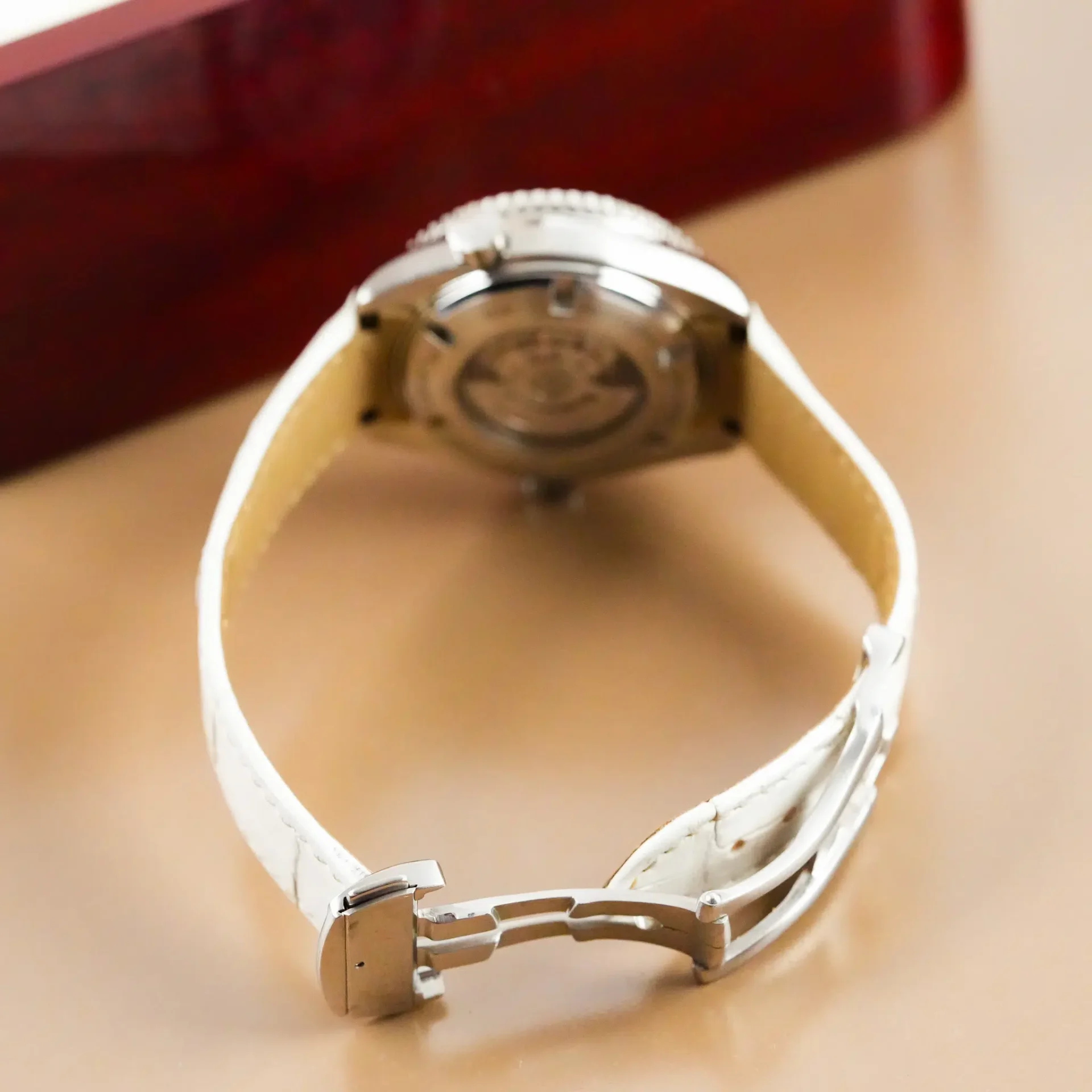 Omega Seamaster Planet Ocean 232.30.38.20.04.001 - Görsel 9