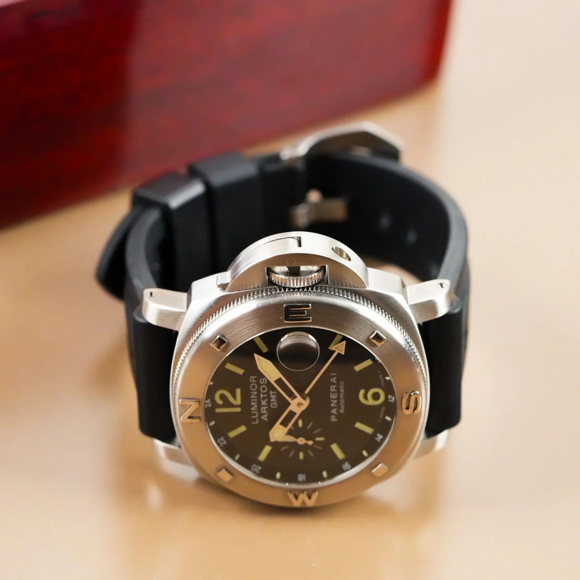 Panerai Luminor Arktos Gmt PAM00186 - Görsel 5
