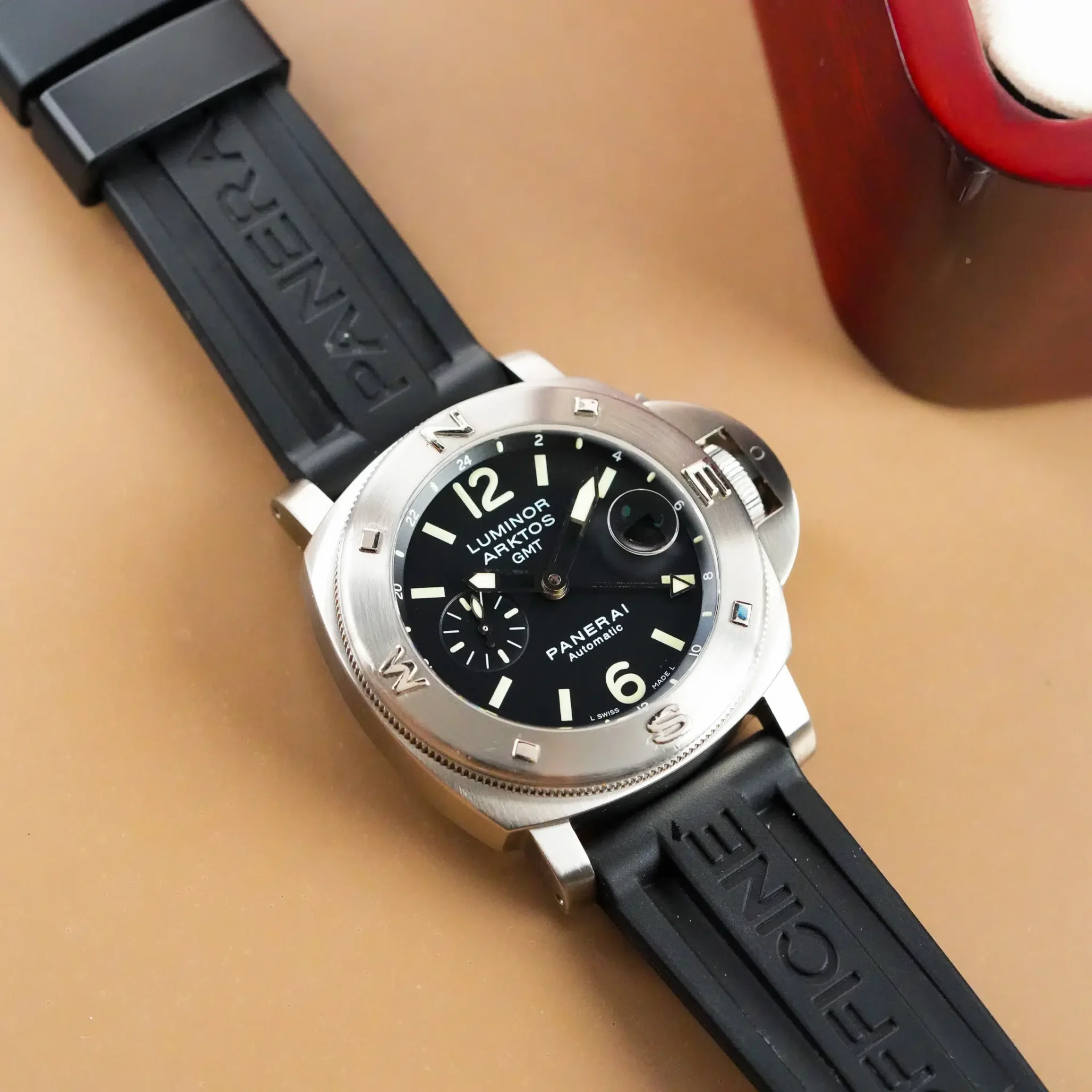 Panerai Luminor Arktos Gmt PAM00186 - Görsel 10