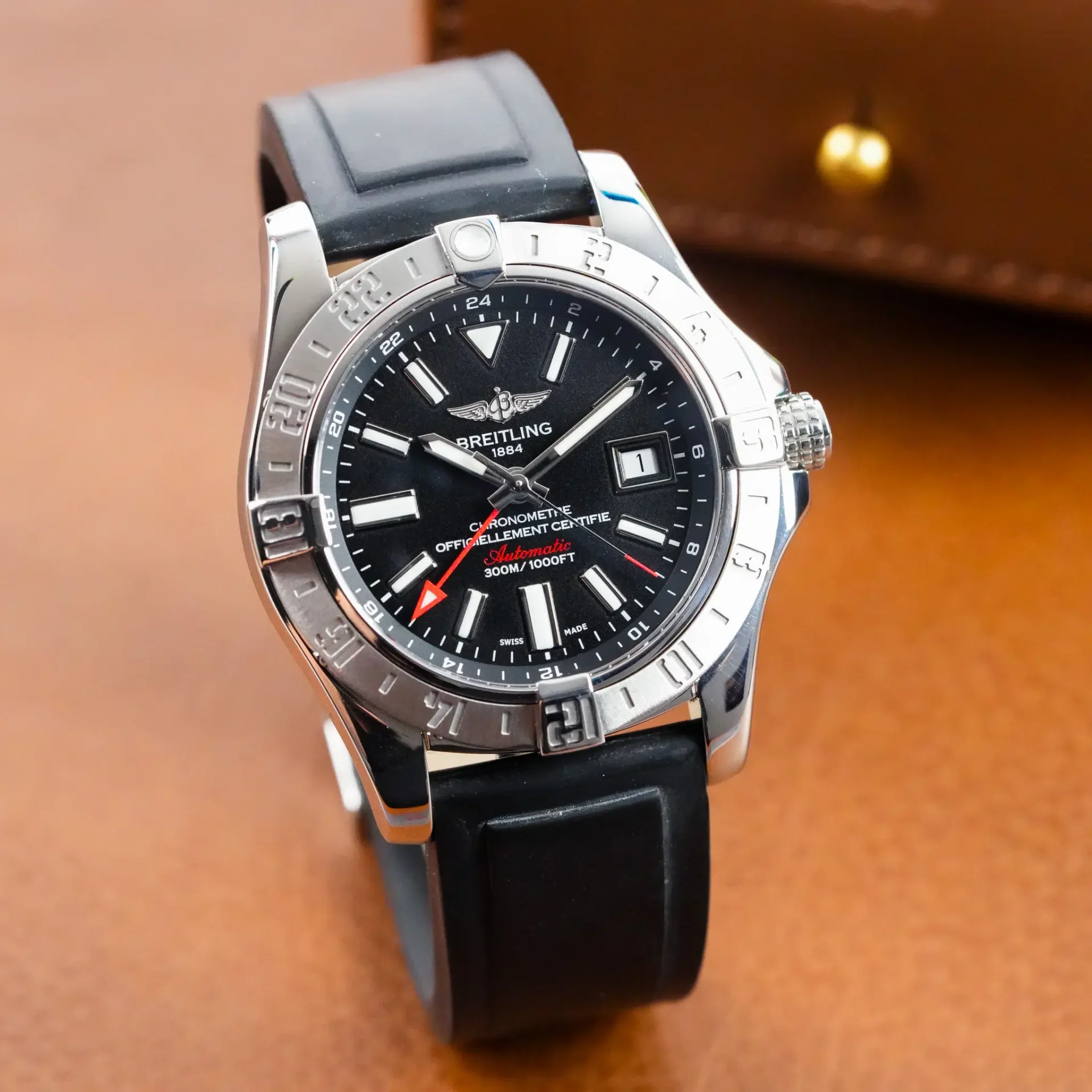Breitling Avenger II GMT A32390